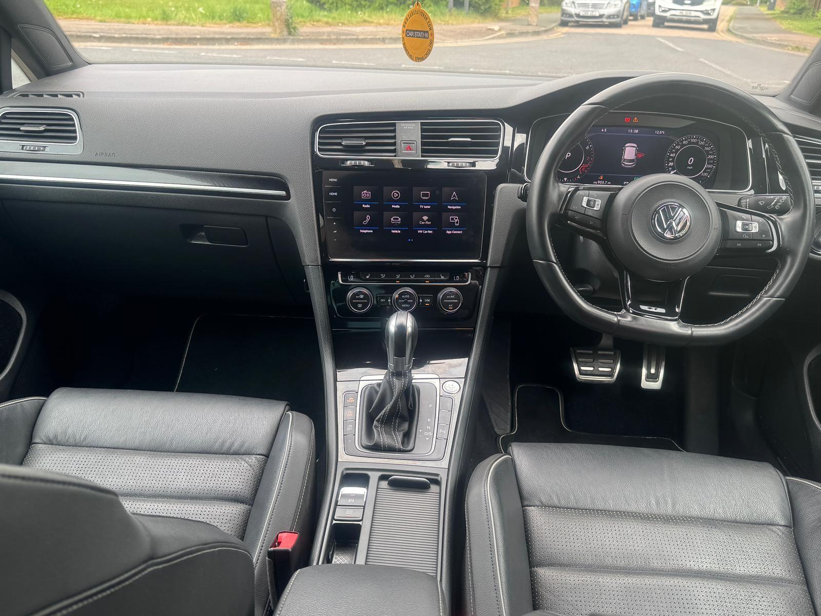 Volkswagen Golf view 16