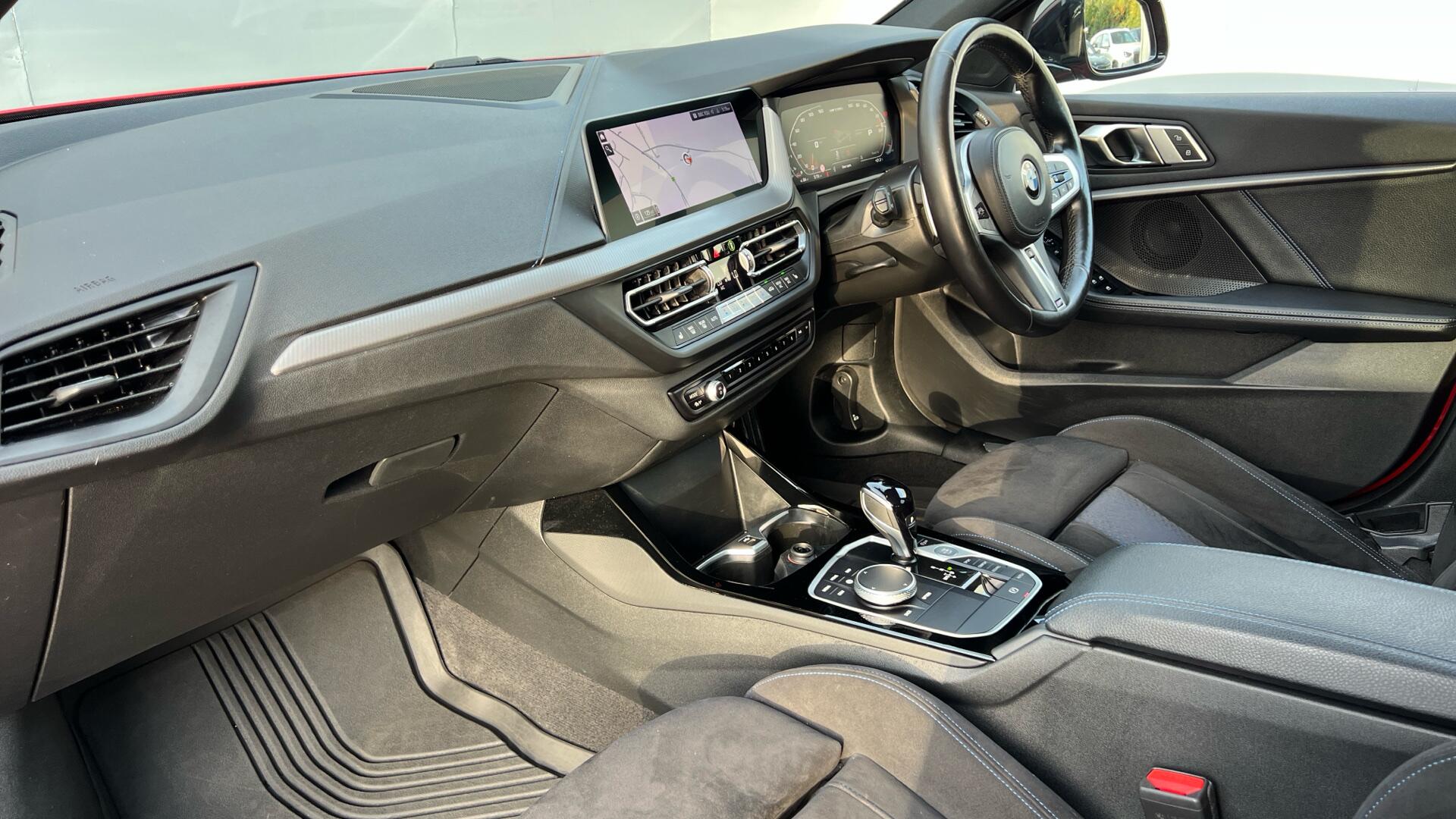 BMW 1 Series view 7