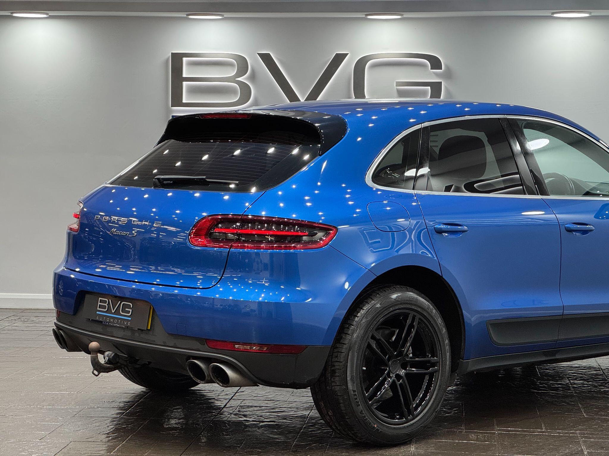 Porsche Macan view 21