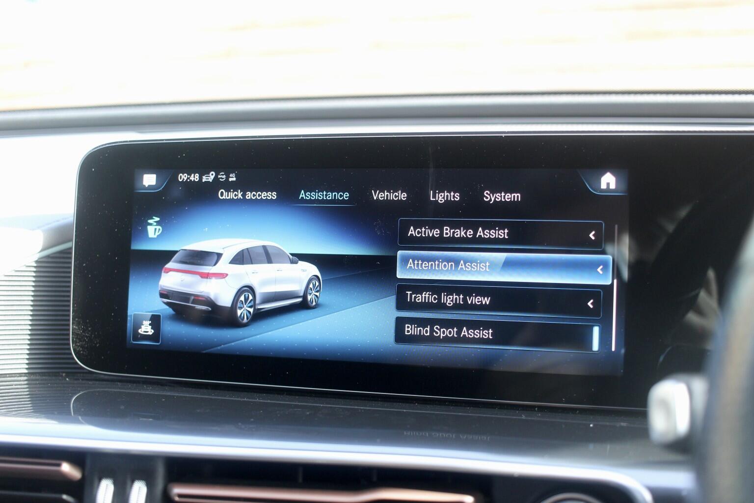 Mercedes-Benz Eqc view 25