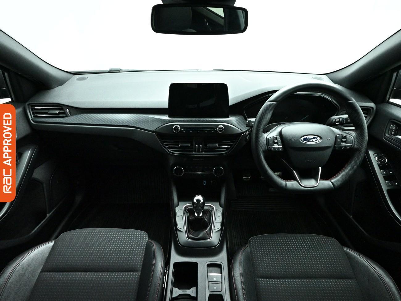 Ford Focus view 2