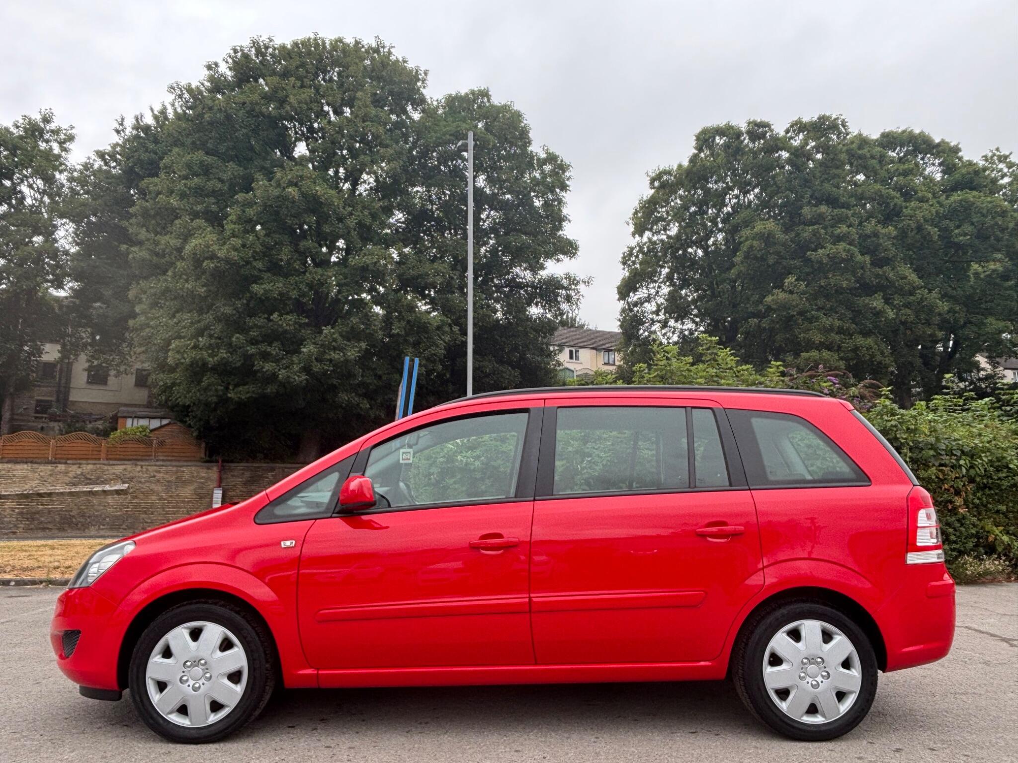 Vauxhall Zafira view 5