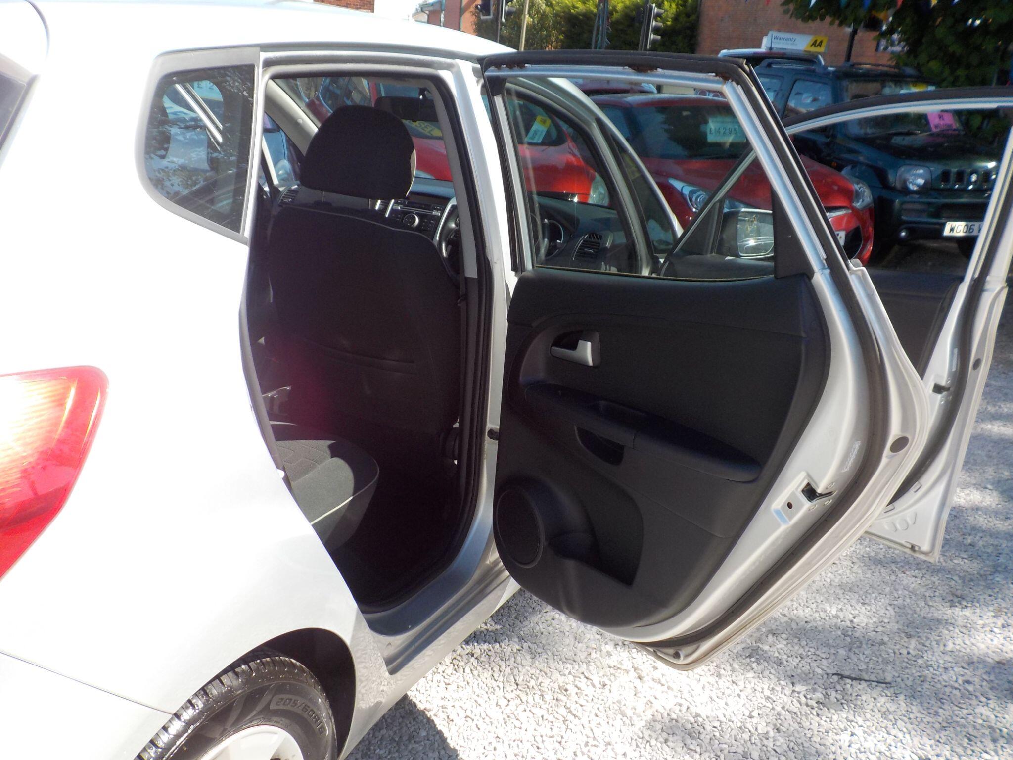 Kia Venga 1.4 EcoDynamics 2 Euro 5 (s/s) 5dr