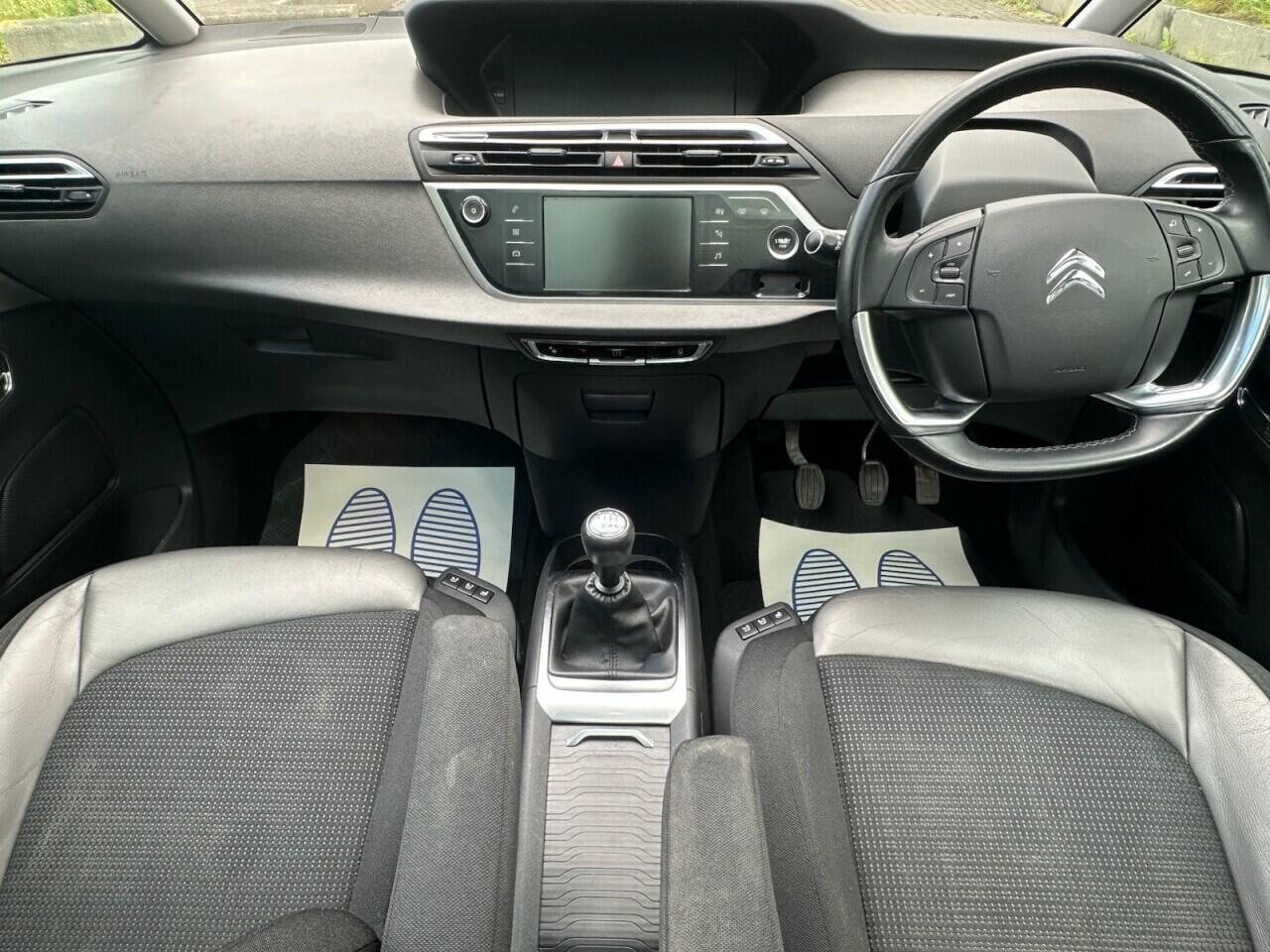 Citroen C4 Picasso view 21
