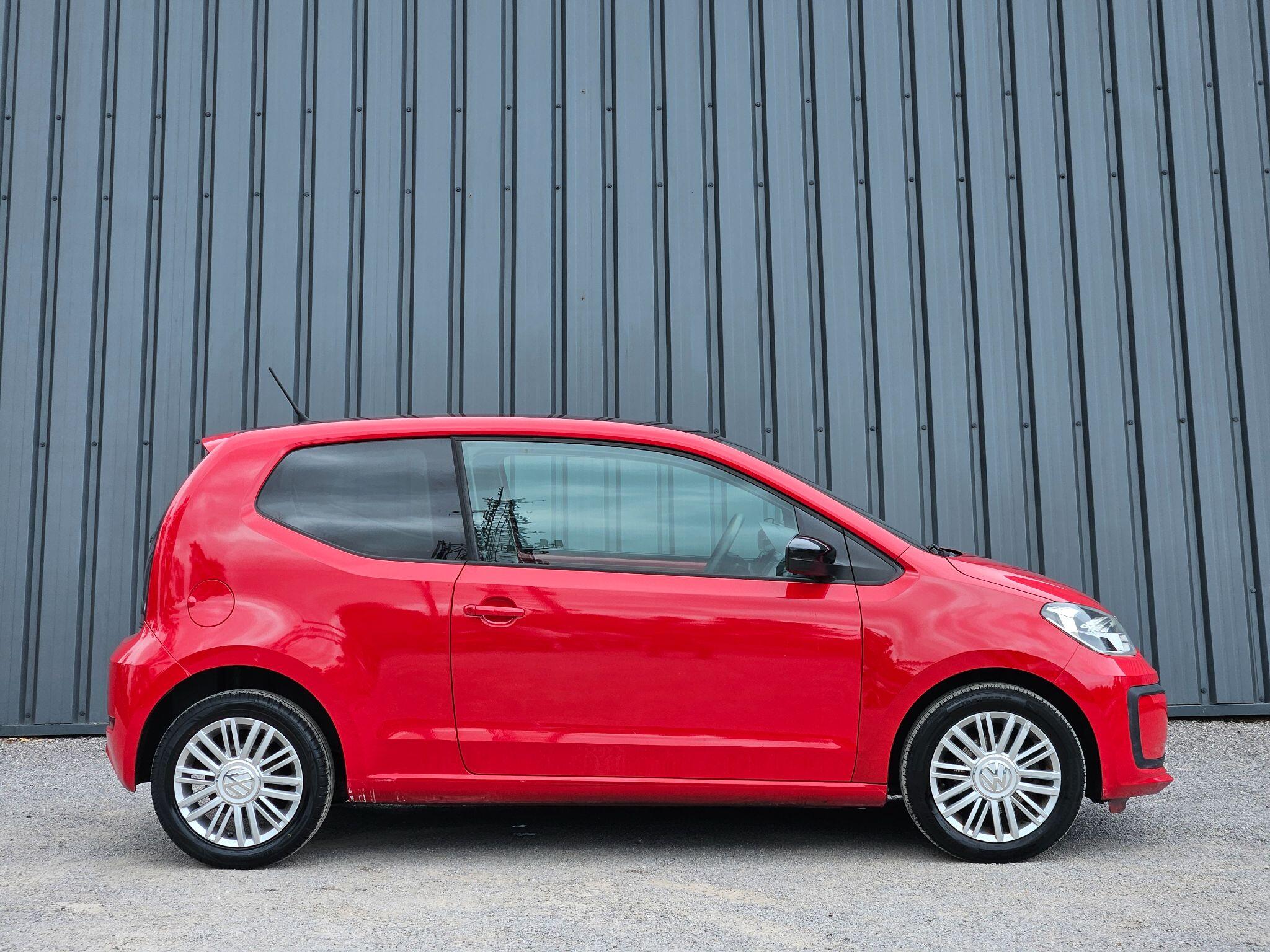 2017 Volkswagen up! image 4
