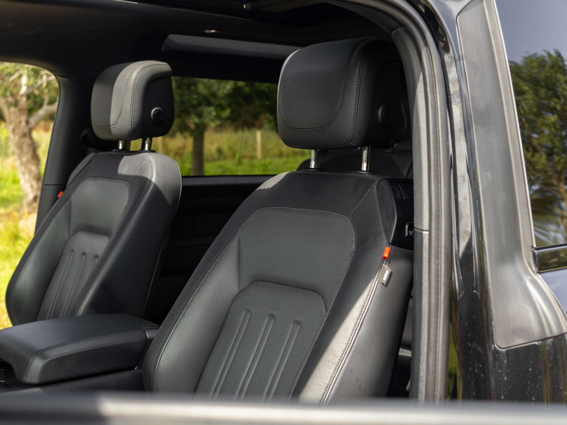 Land Rover Defender view 7