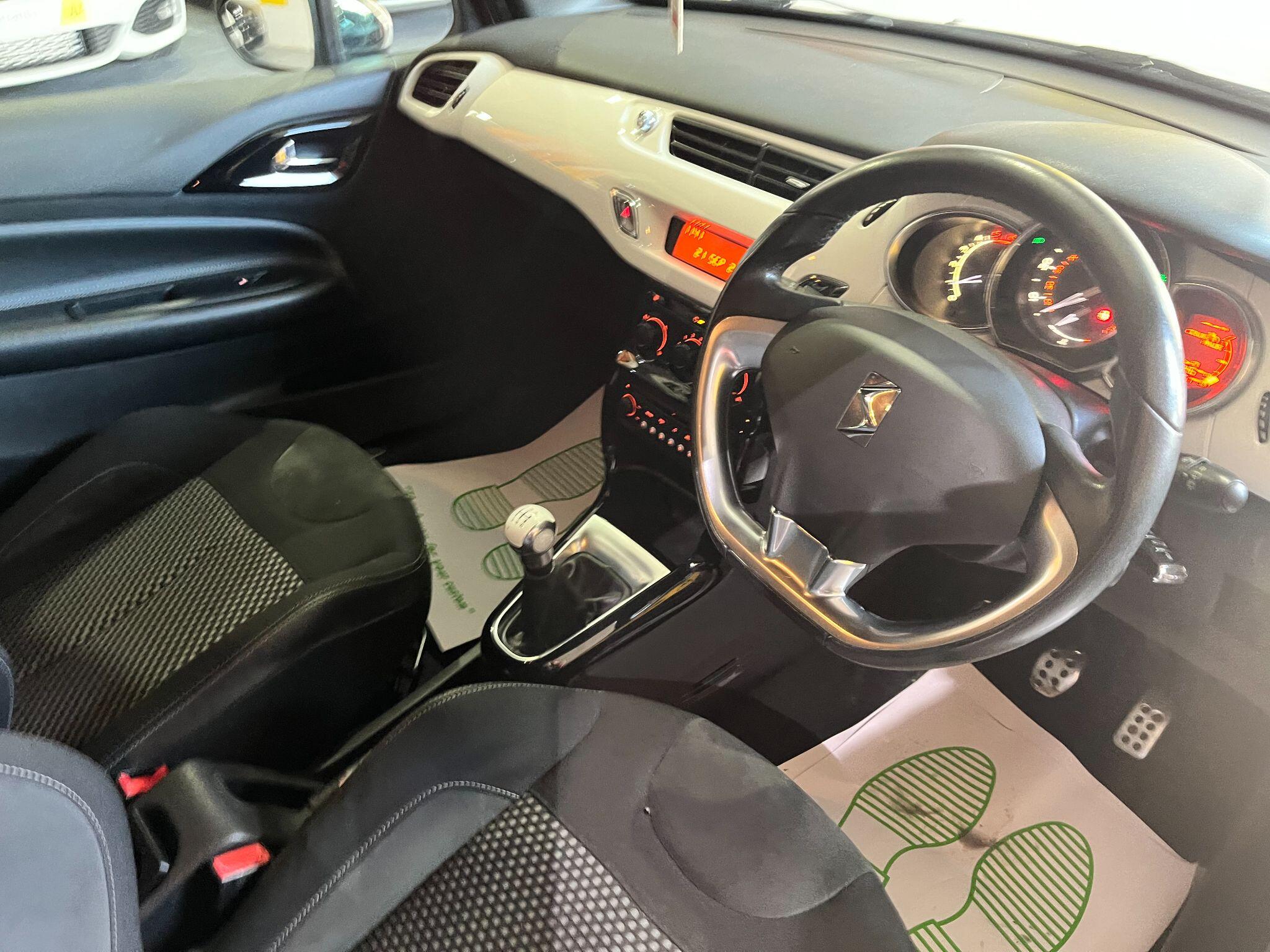Citroen DS3 view 16