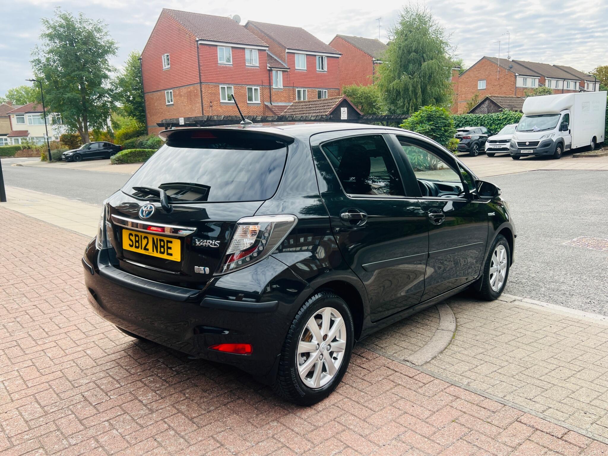 Toyota Yaris view 25