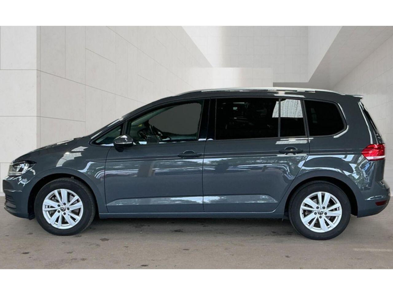 Volkswagen Touran view 6