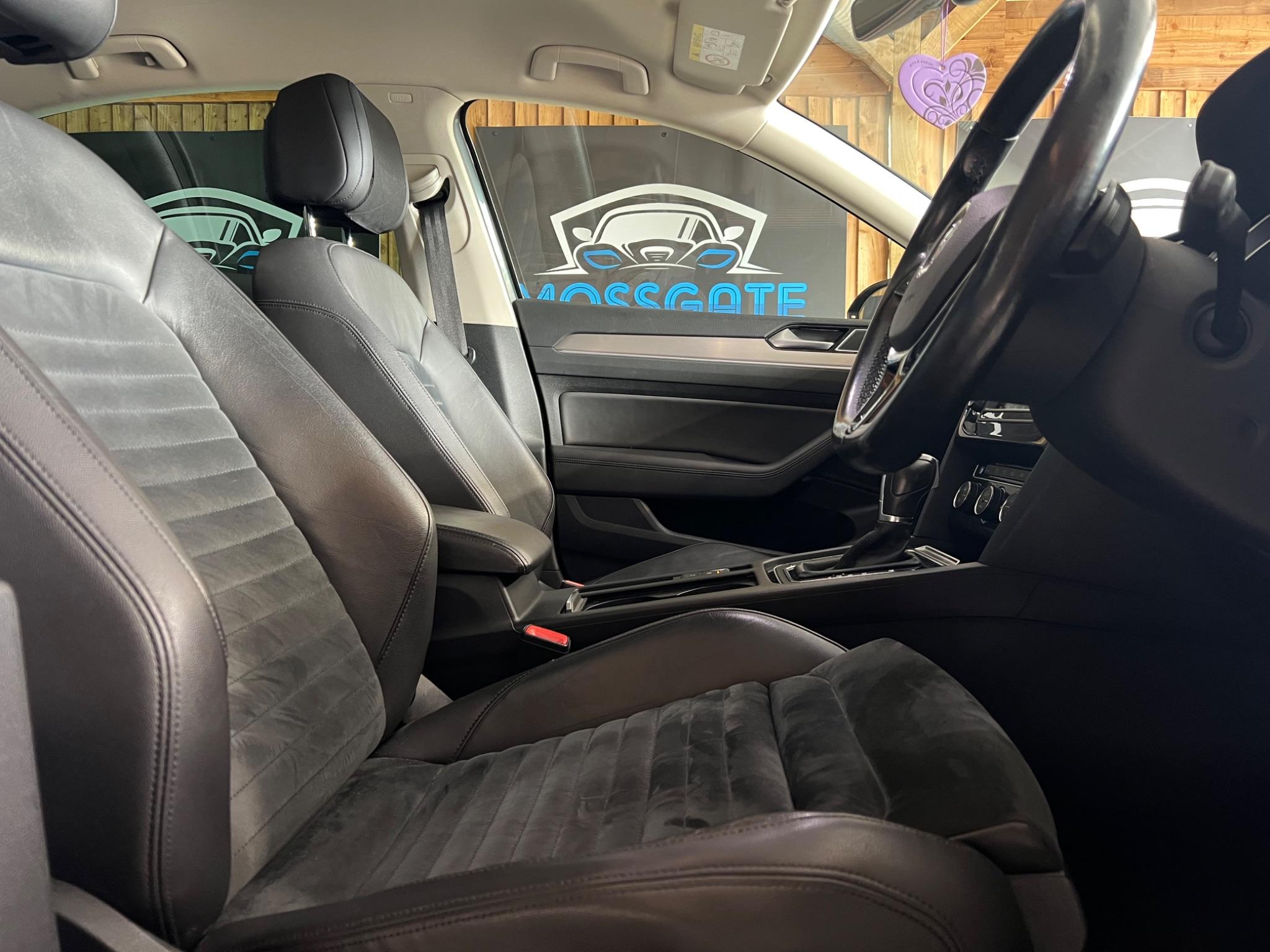Volkswagen Passat view 16
