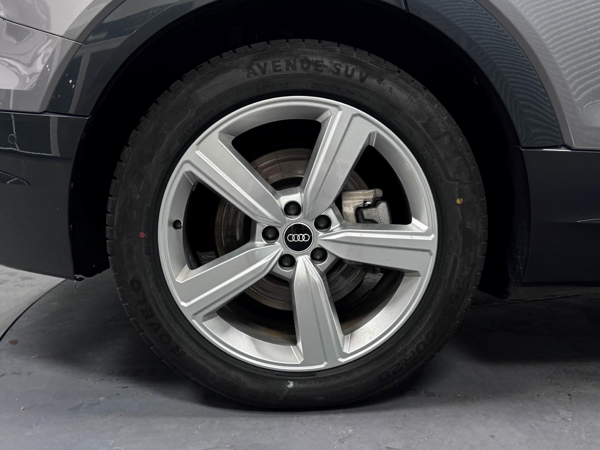 Audi E-Tron view 51