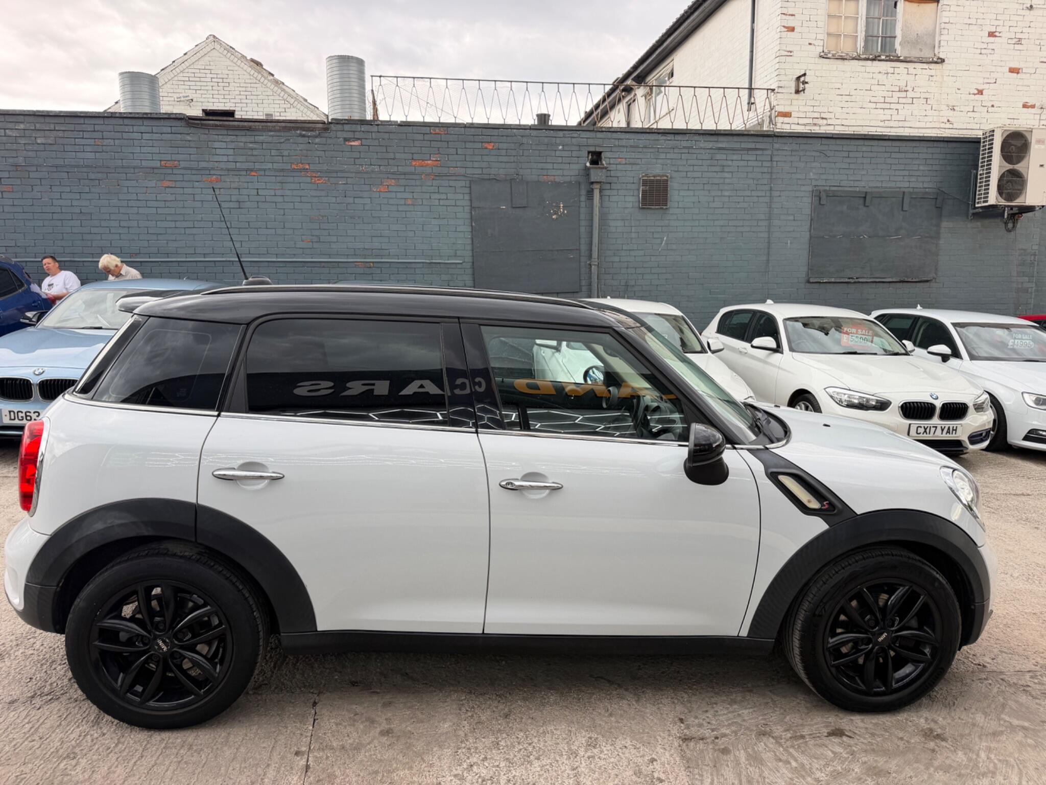 Mini Countryman view 8