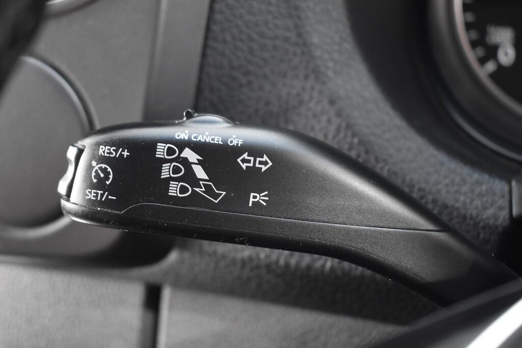 Volkswagen Amarok view 36