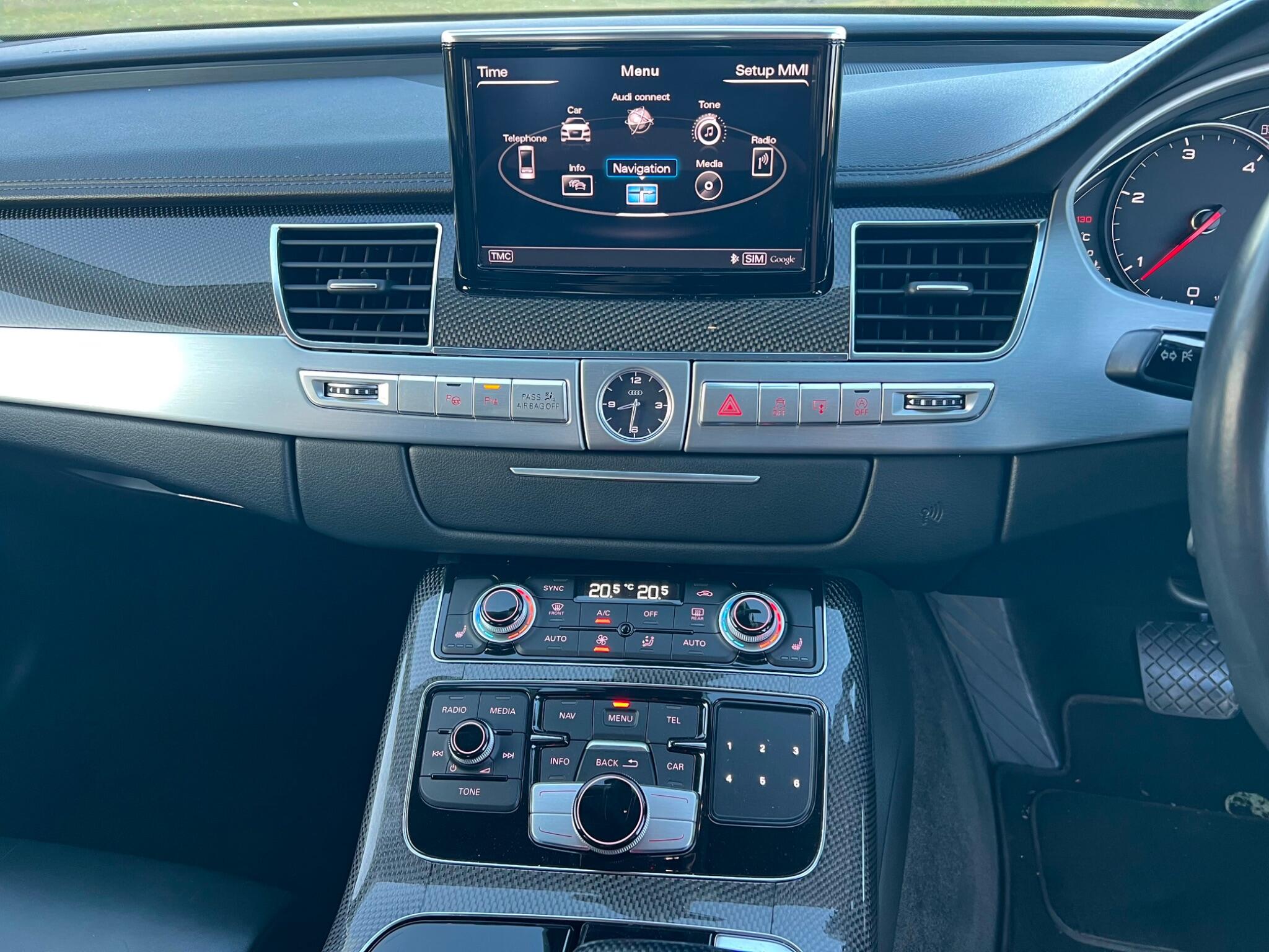 Audi A8 view 9