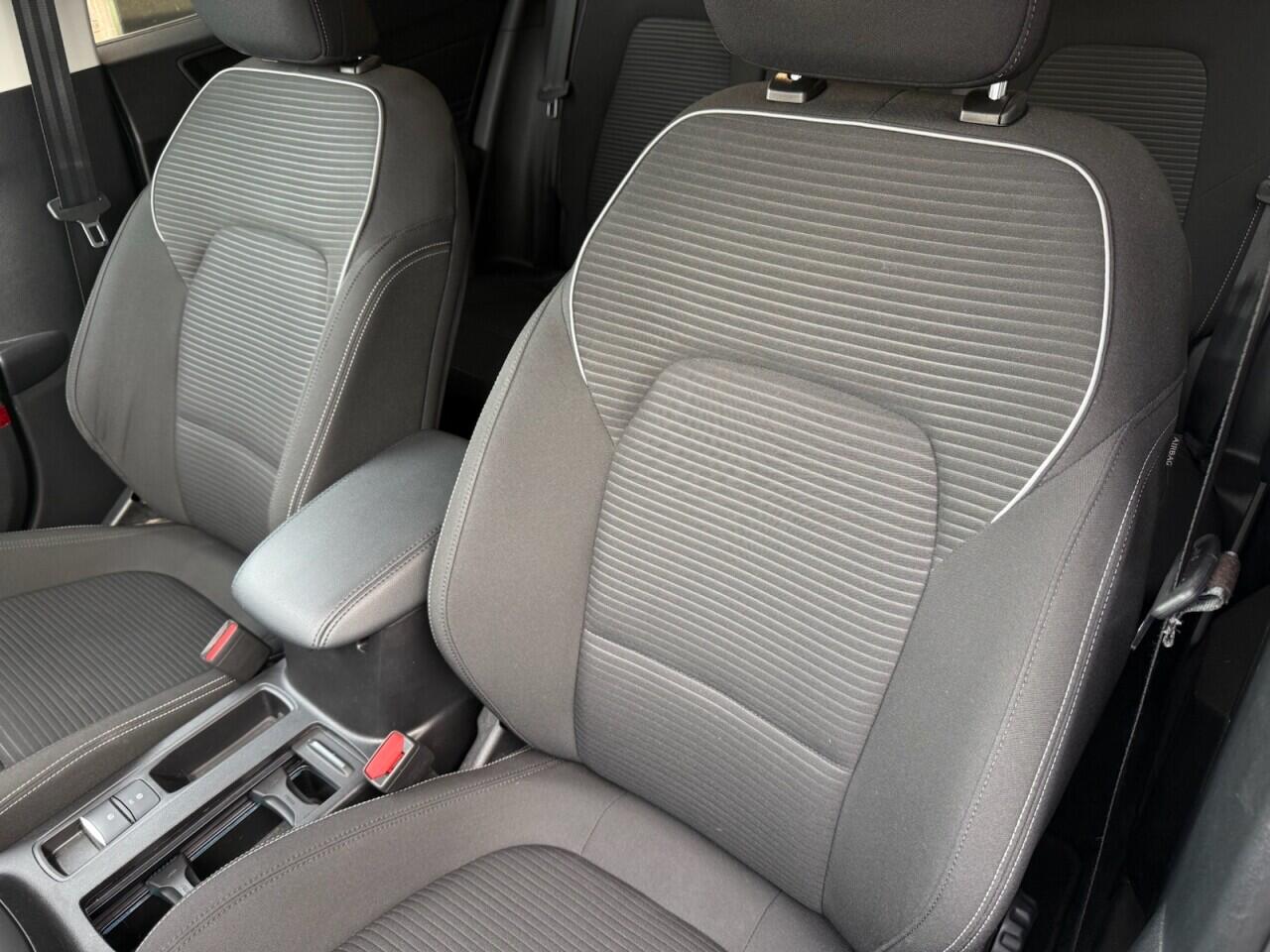 Ford Focus view 16