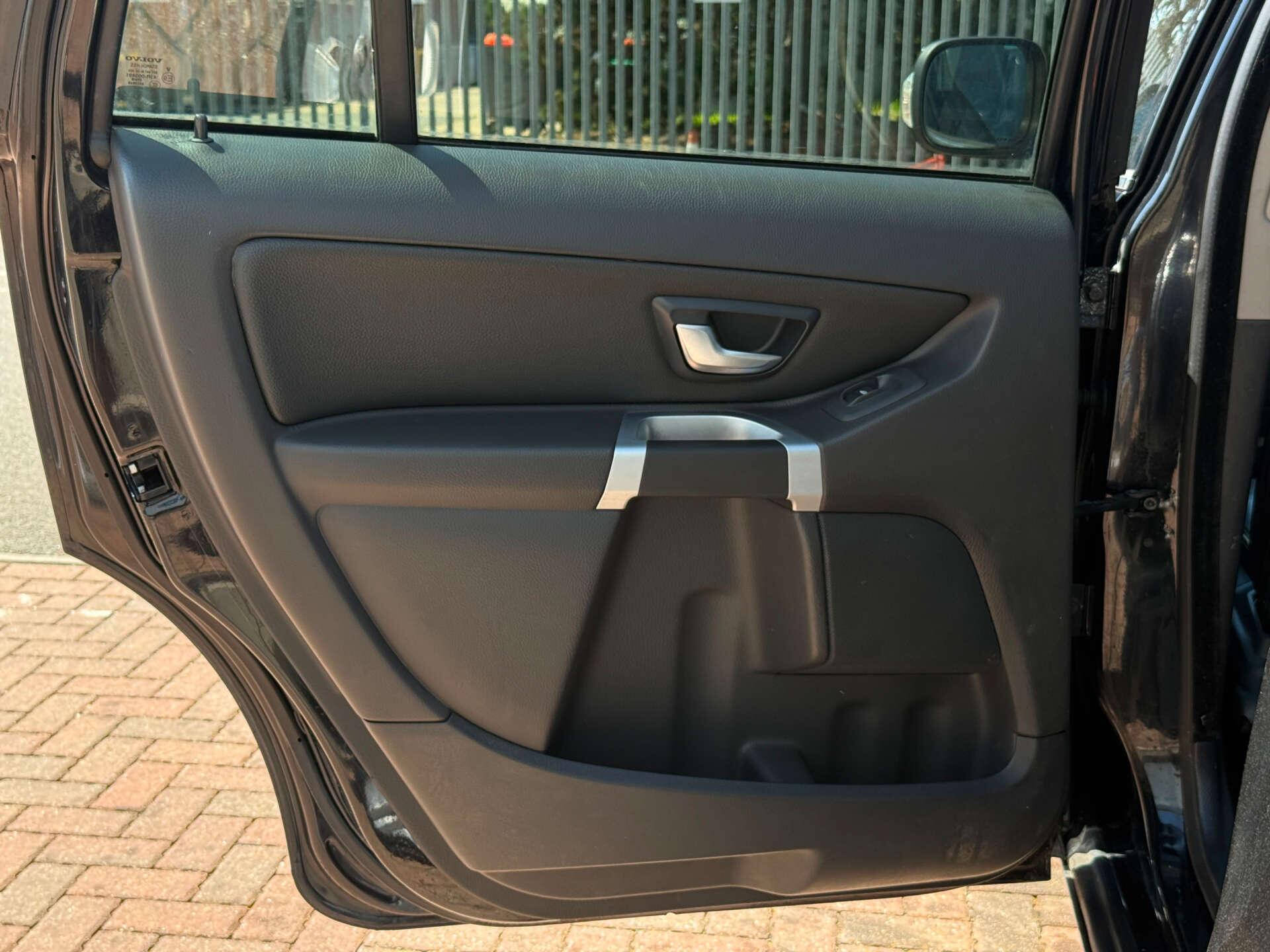 Volvo XC90 view 31