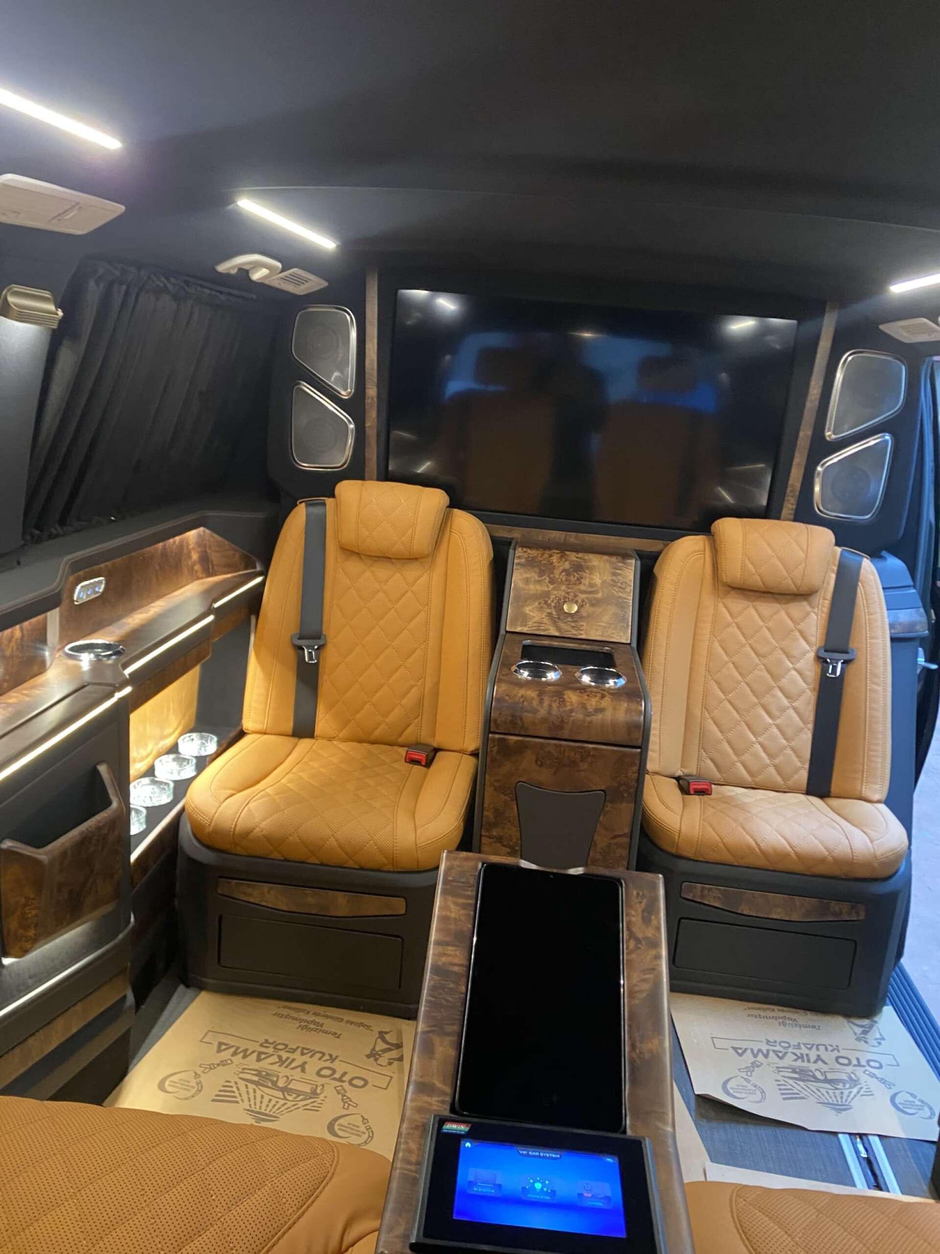 Mercedes-Benz Vito view 4
