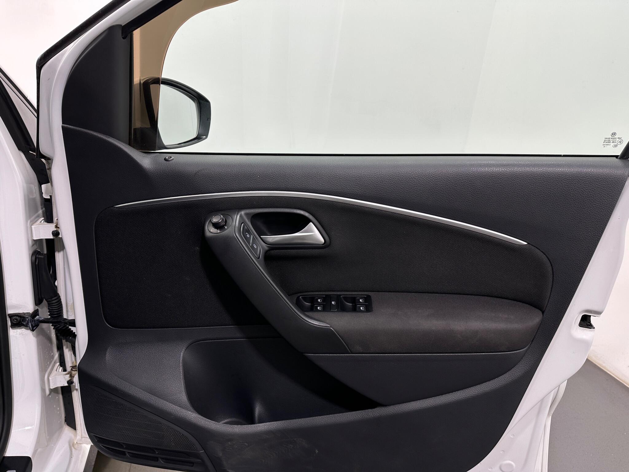 Volkswagen Polo view 31