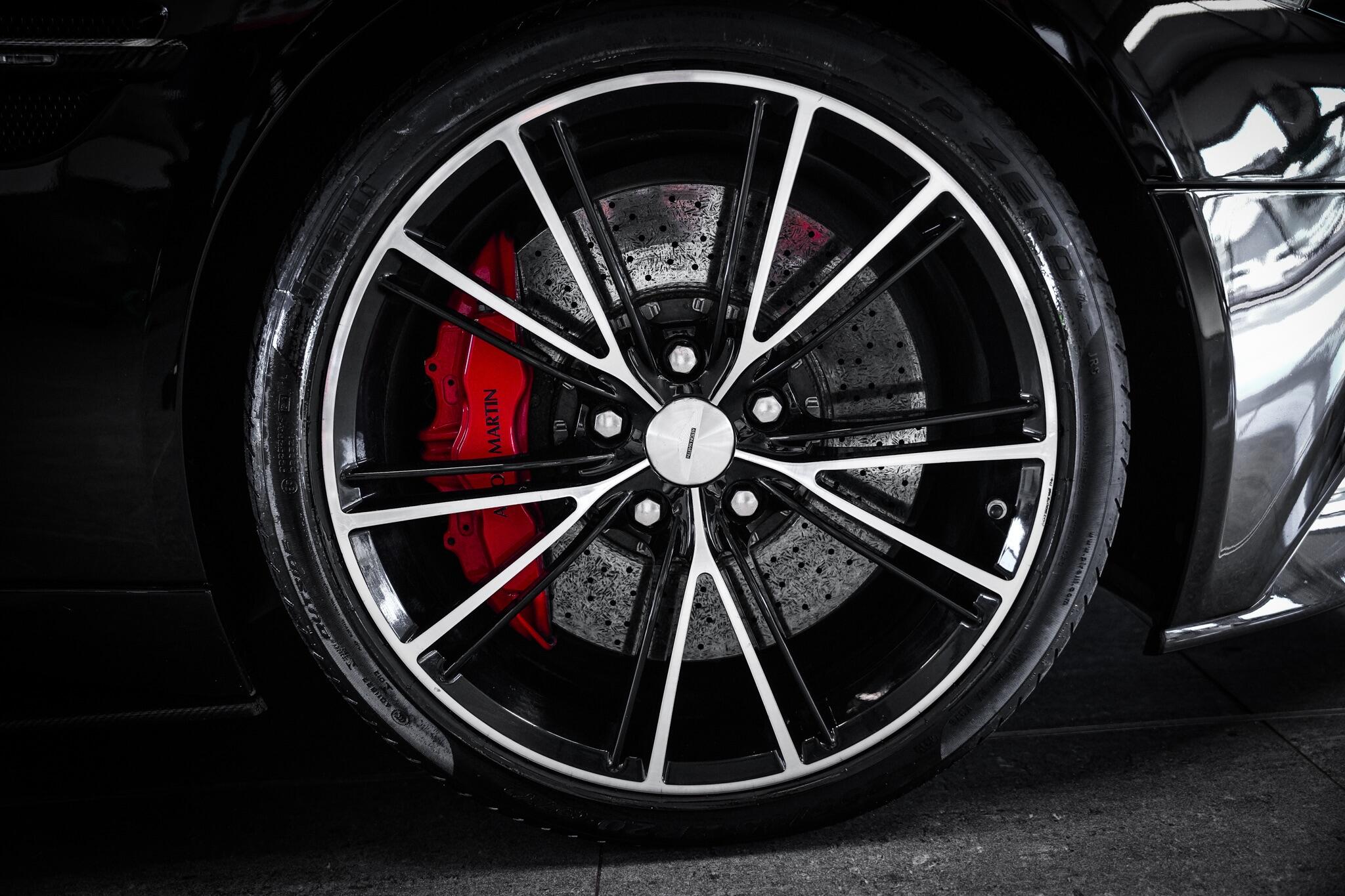 Aston Martin Vanquish view 24