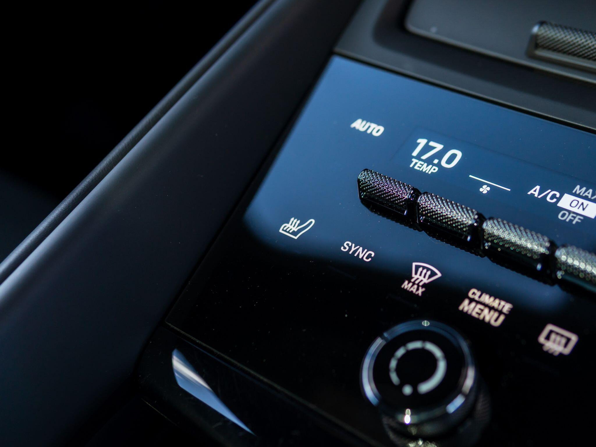 Porsche Macan view 16