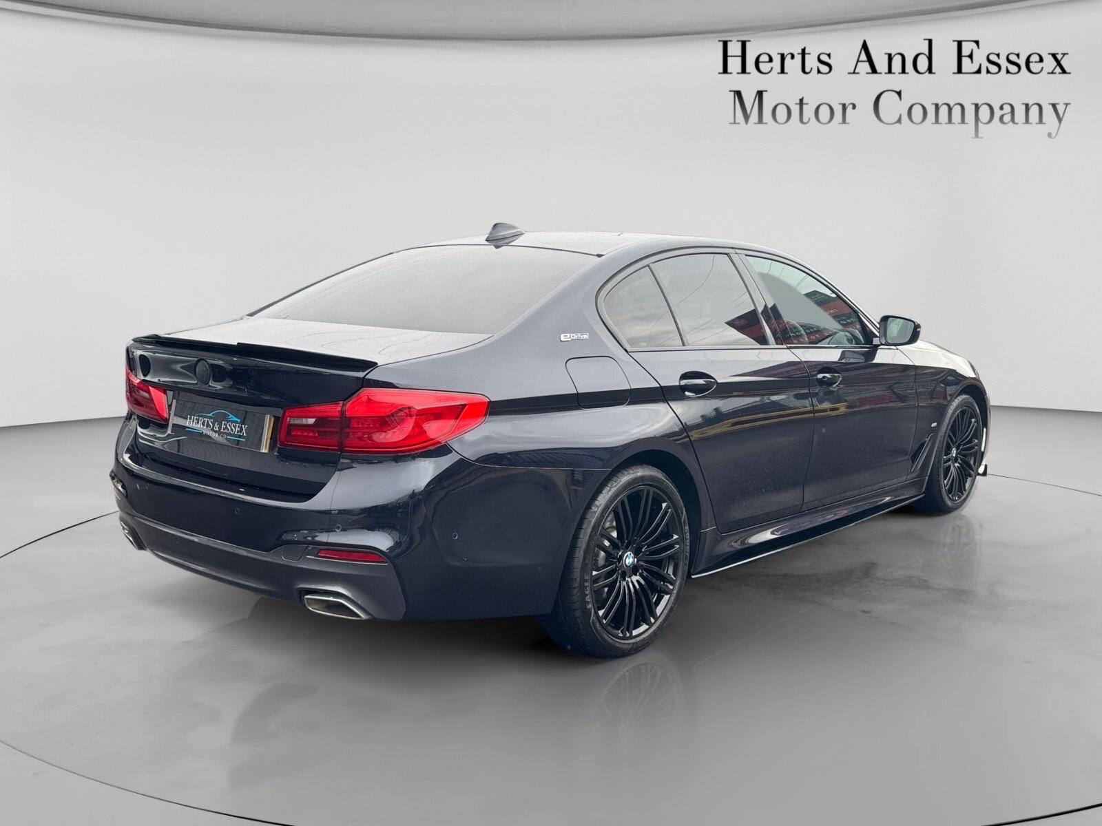 BMW 5 Series view 8