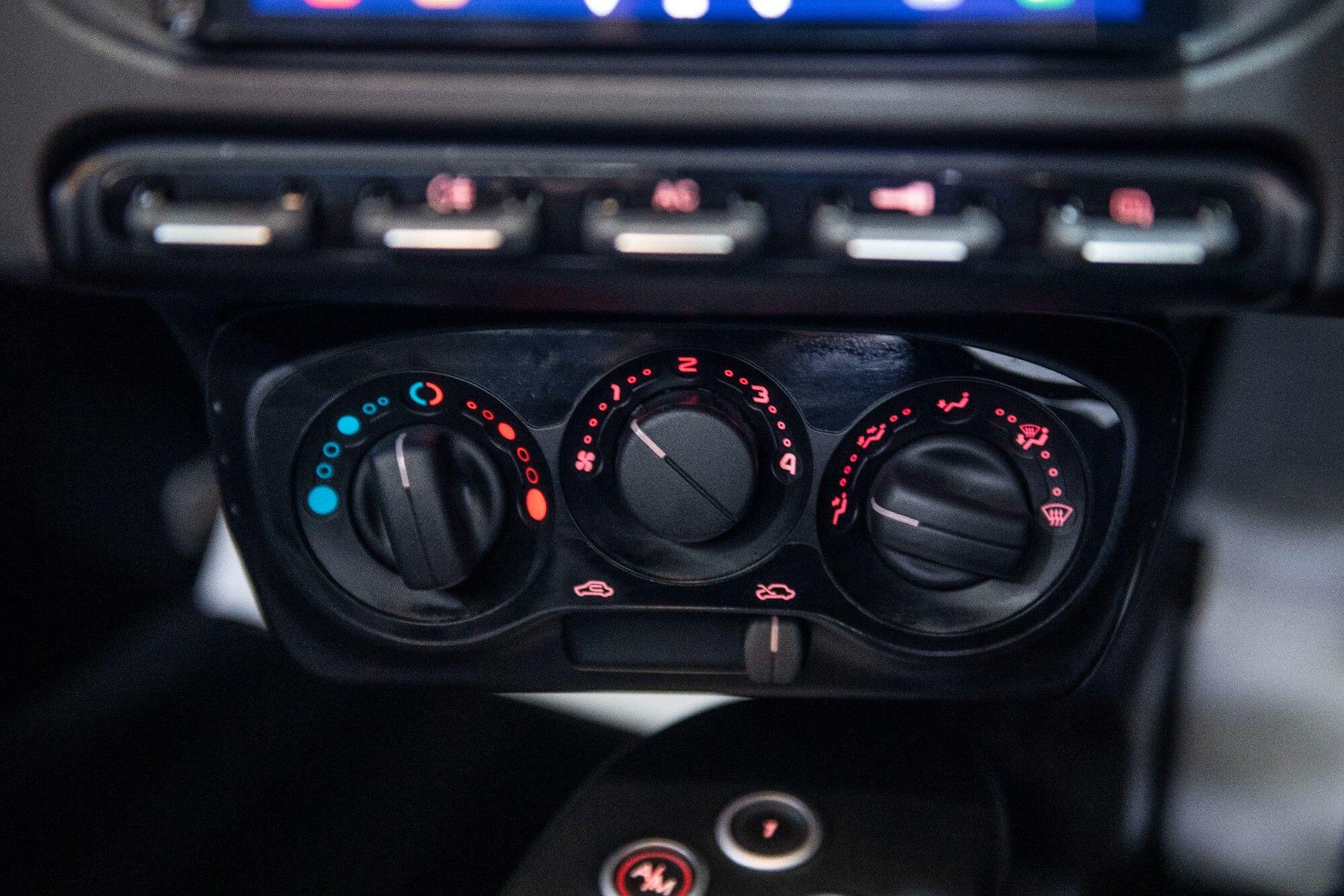 Alfa Romeo 4C view 27