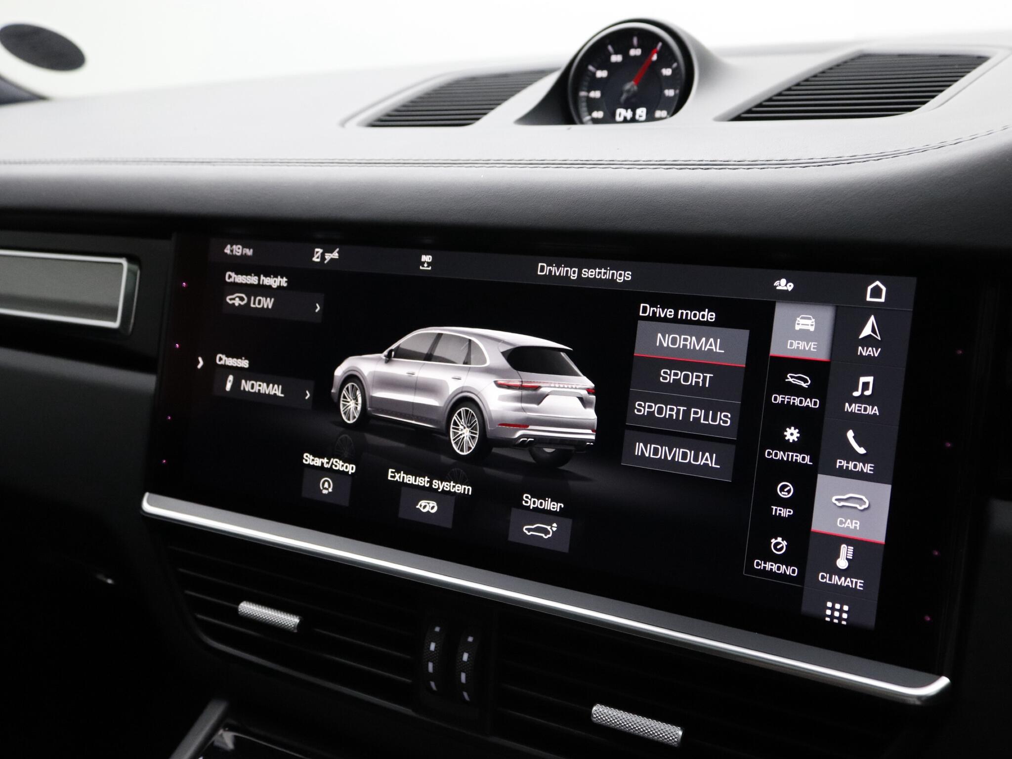 Porsche Cayenne view 35