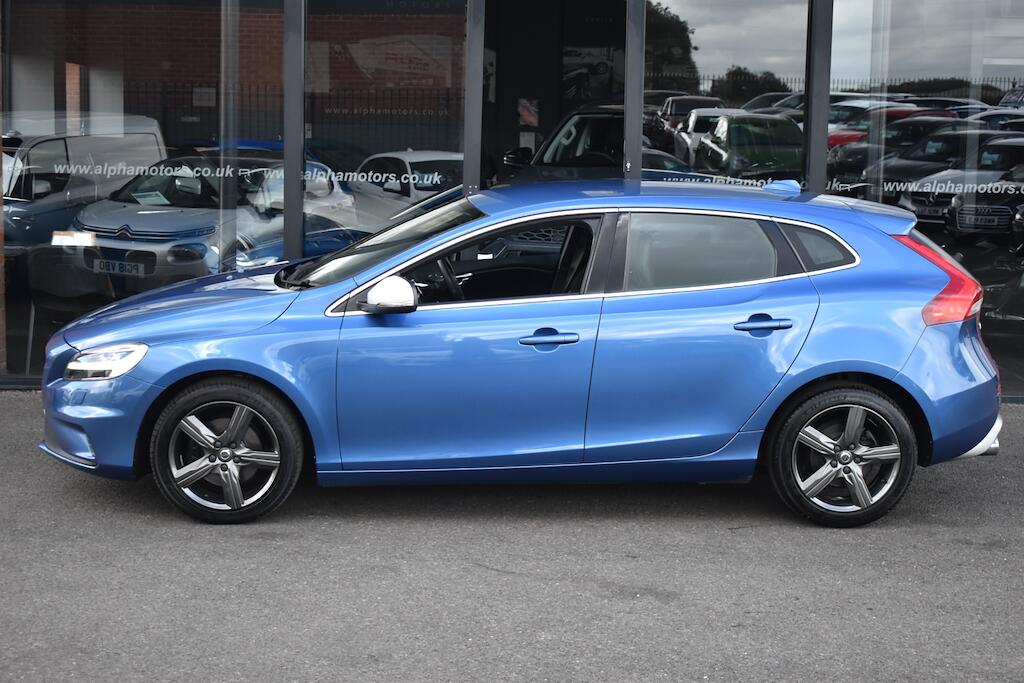 Volvo V40 view 15