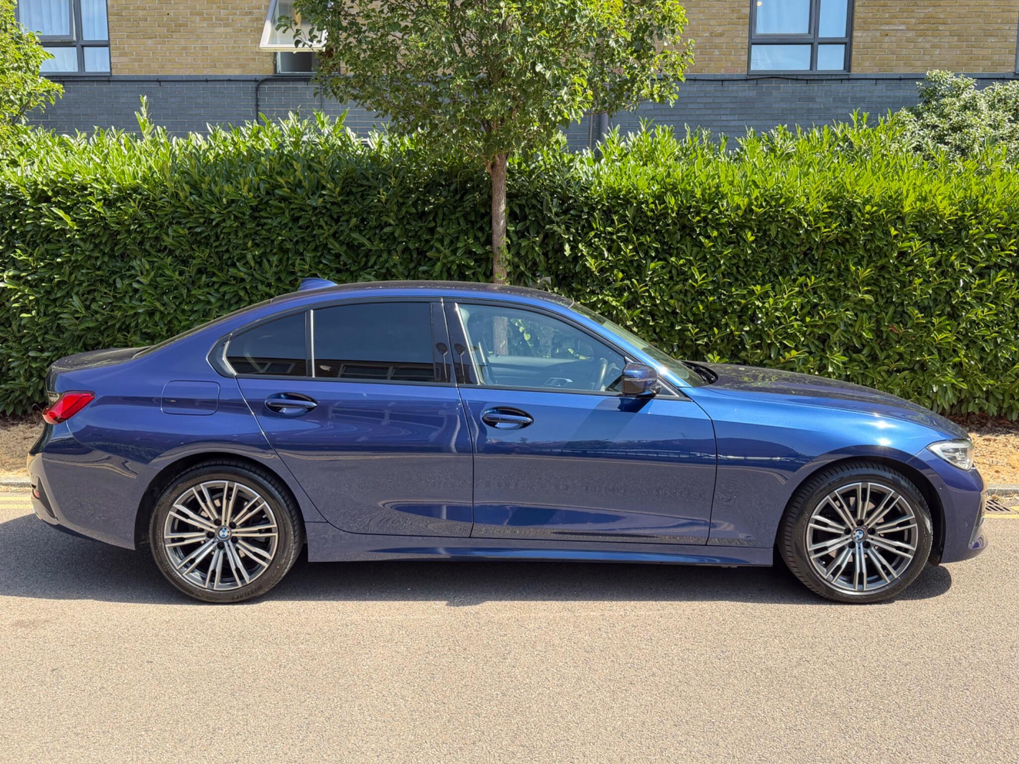 BMW 3 Series view 10