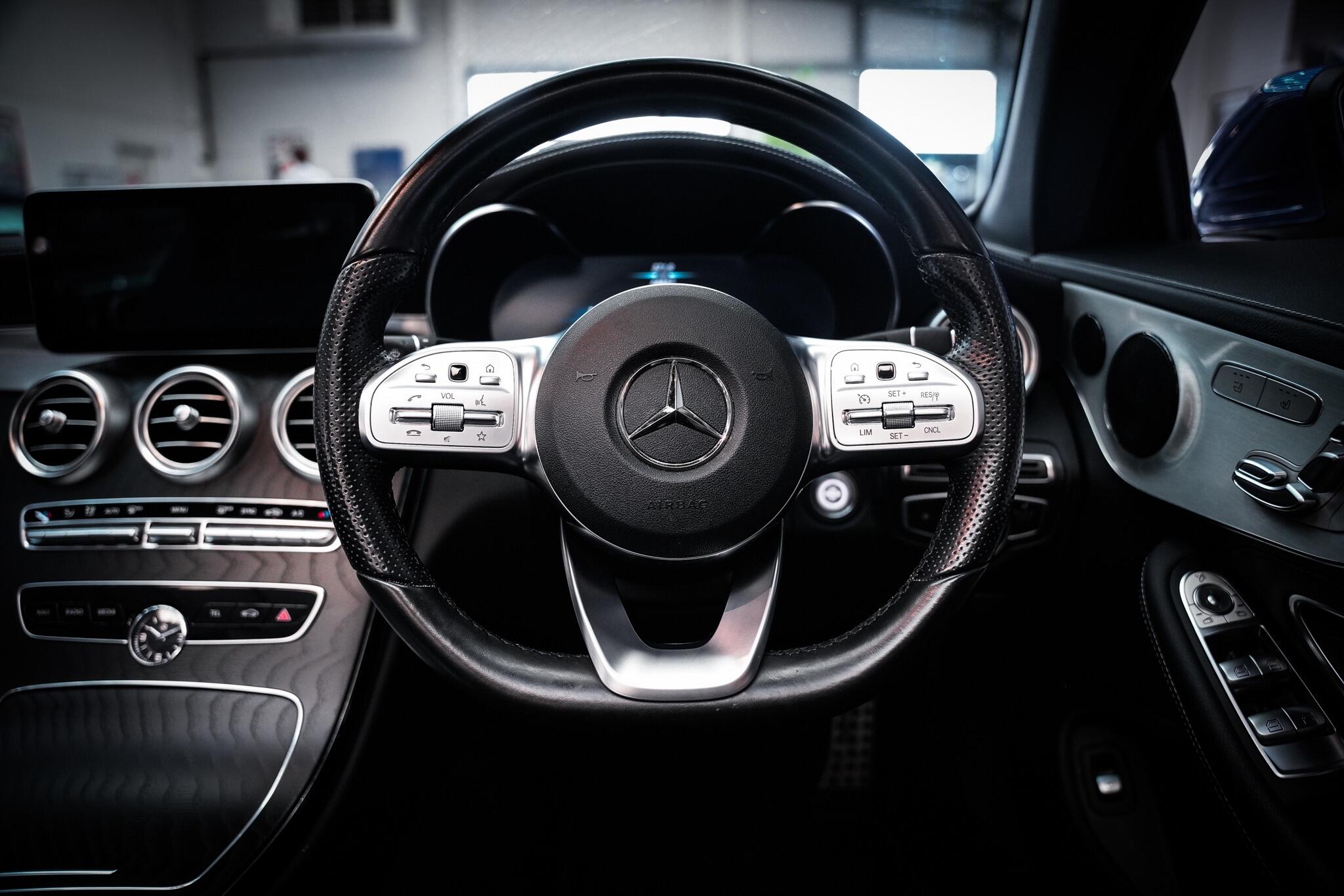 Mercedes-Benz C-Class view 19