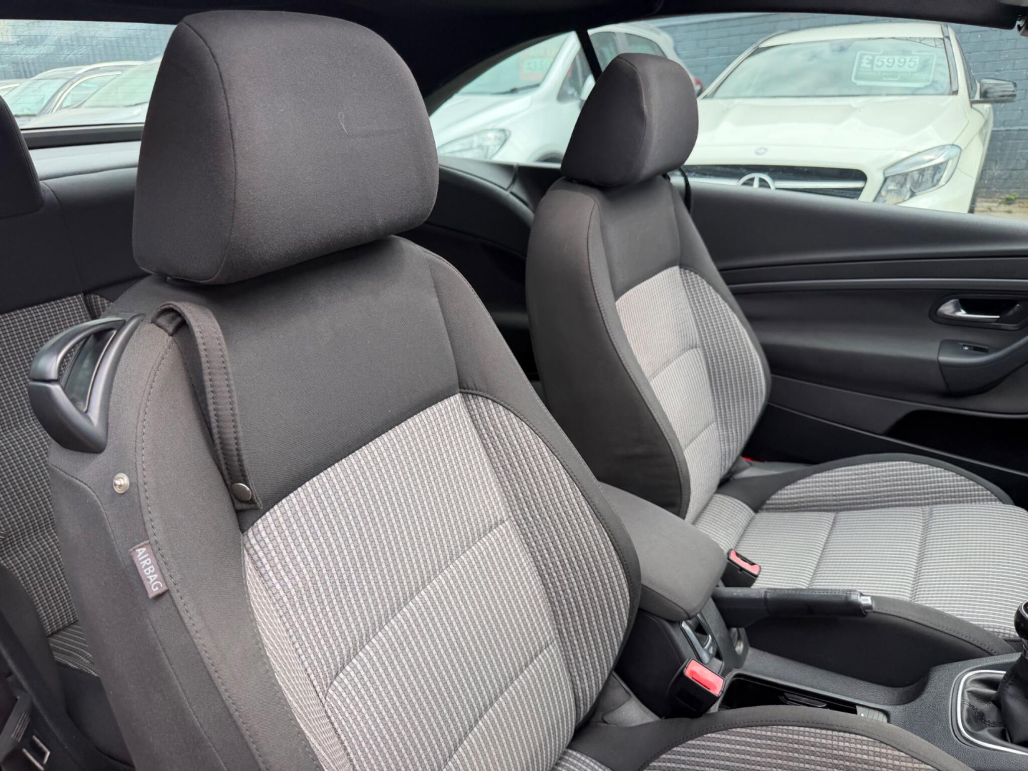 Volkswagen Eos view 12