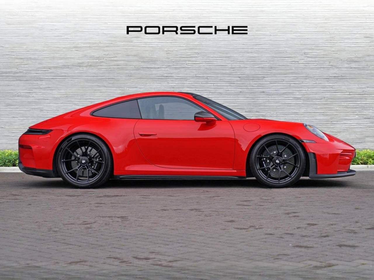 Porsche 911 view 3
