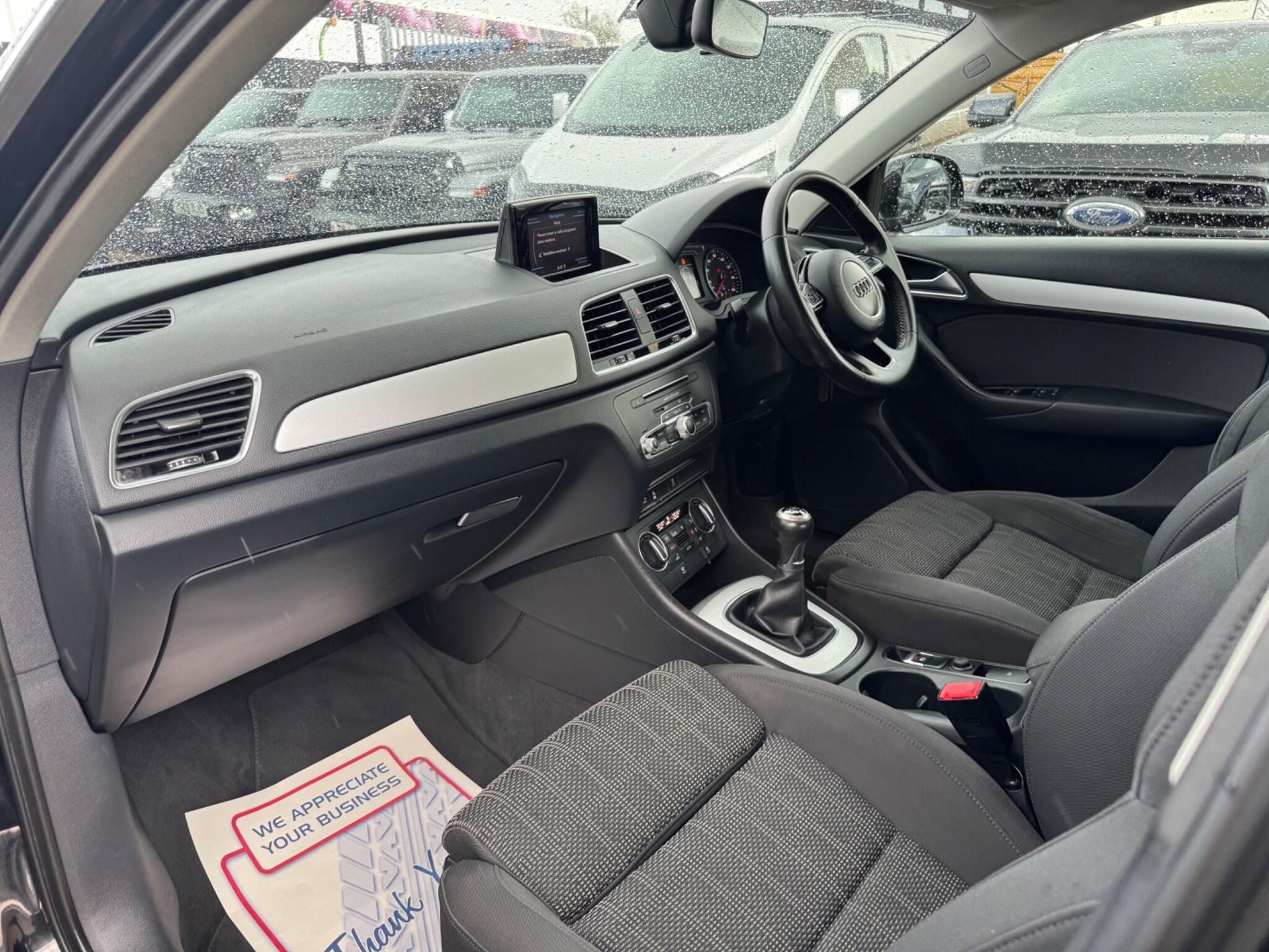 Audi Q3 view 21