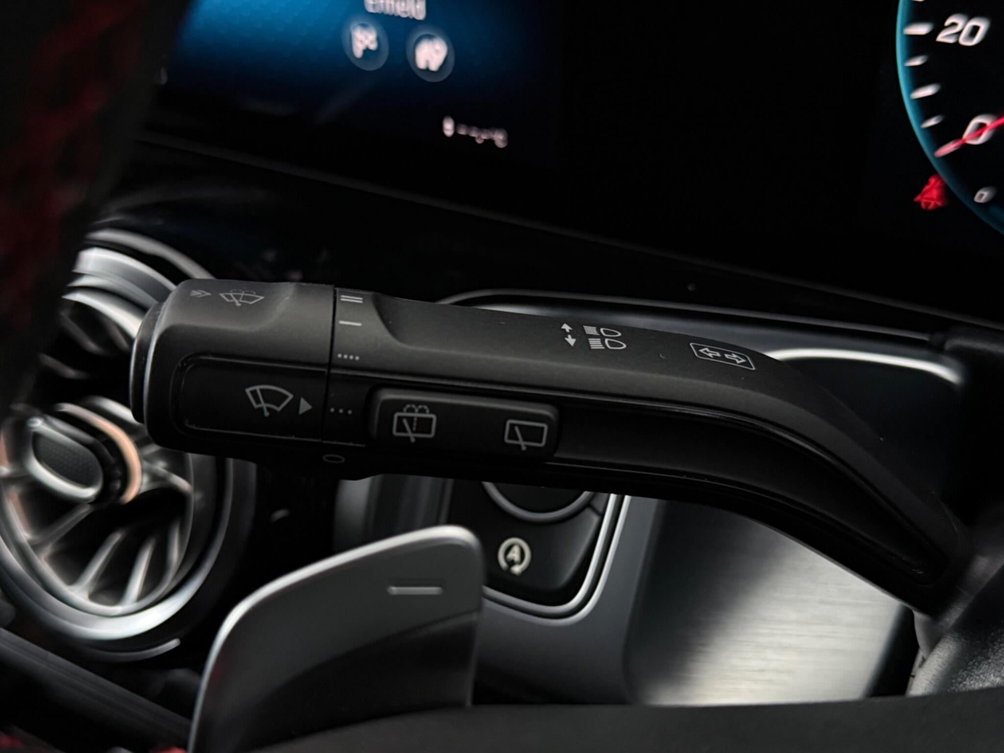 Mercedes-Benz GLB view 19