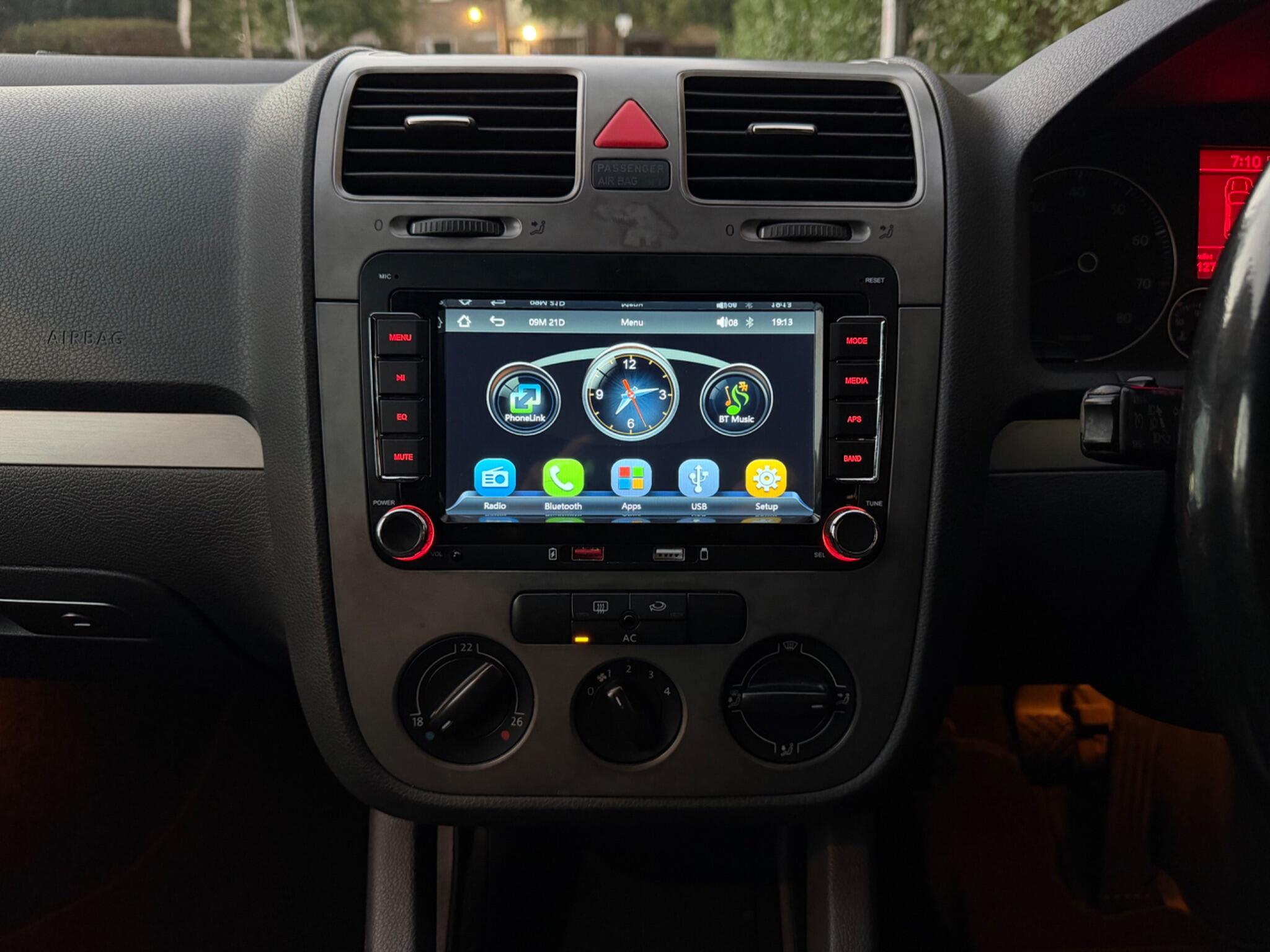 Volkswagen Golf view 24