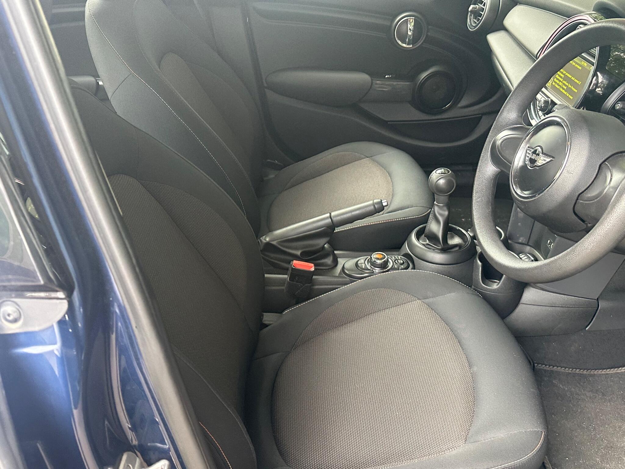 Mini Hatch view 10