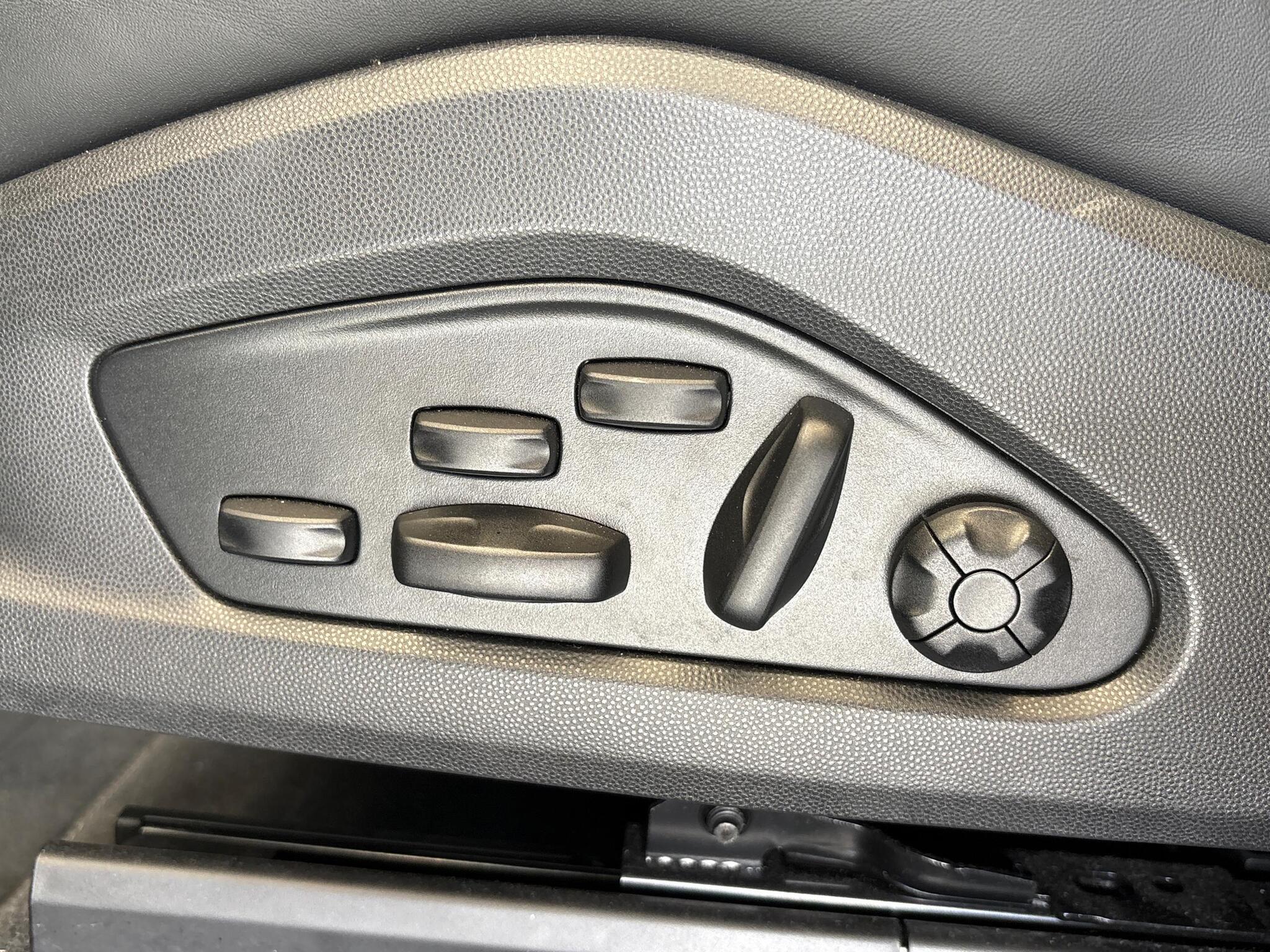 Porsche Macan view 32