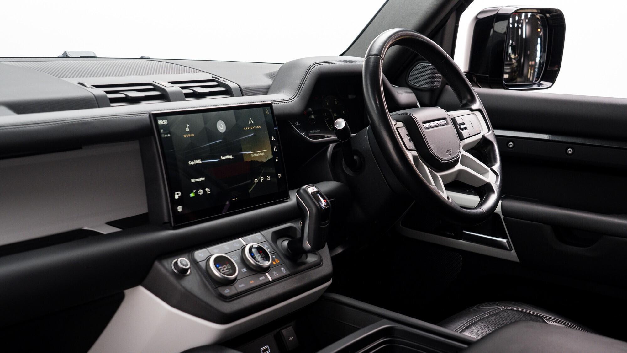 Land Rover Defender view 17