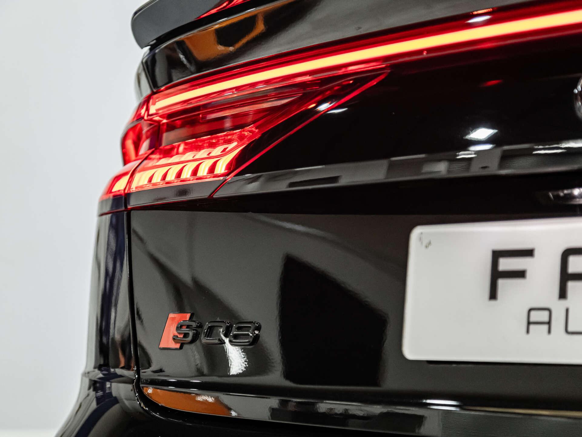 Audi SQ8 view 77