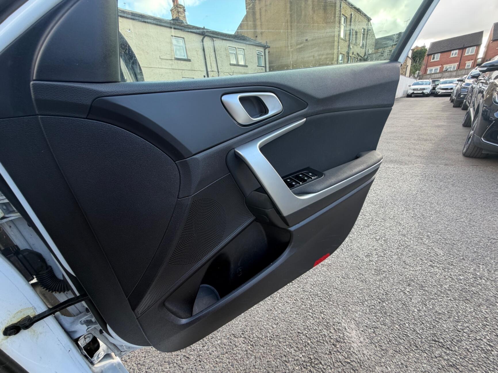 Kia Ceed view 18