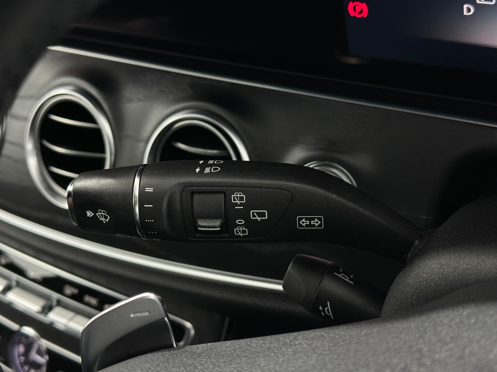 Mercedes-Benz E Class view 14