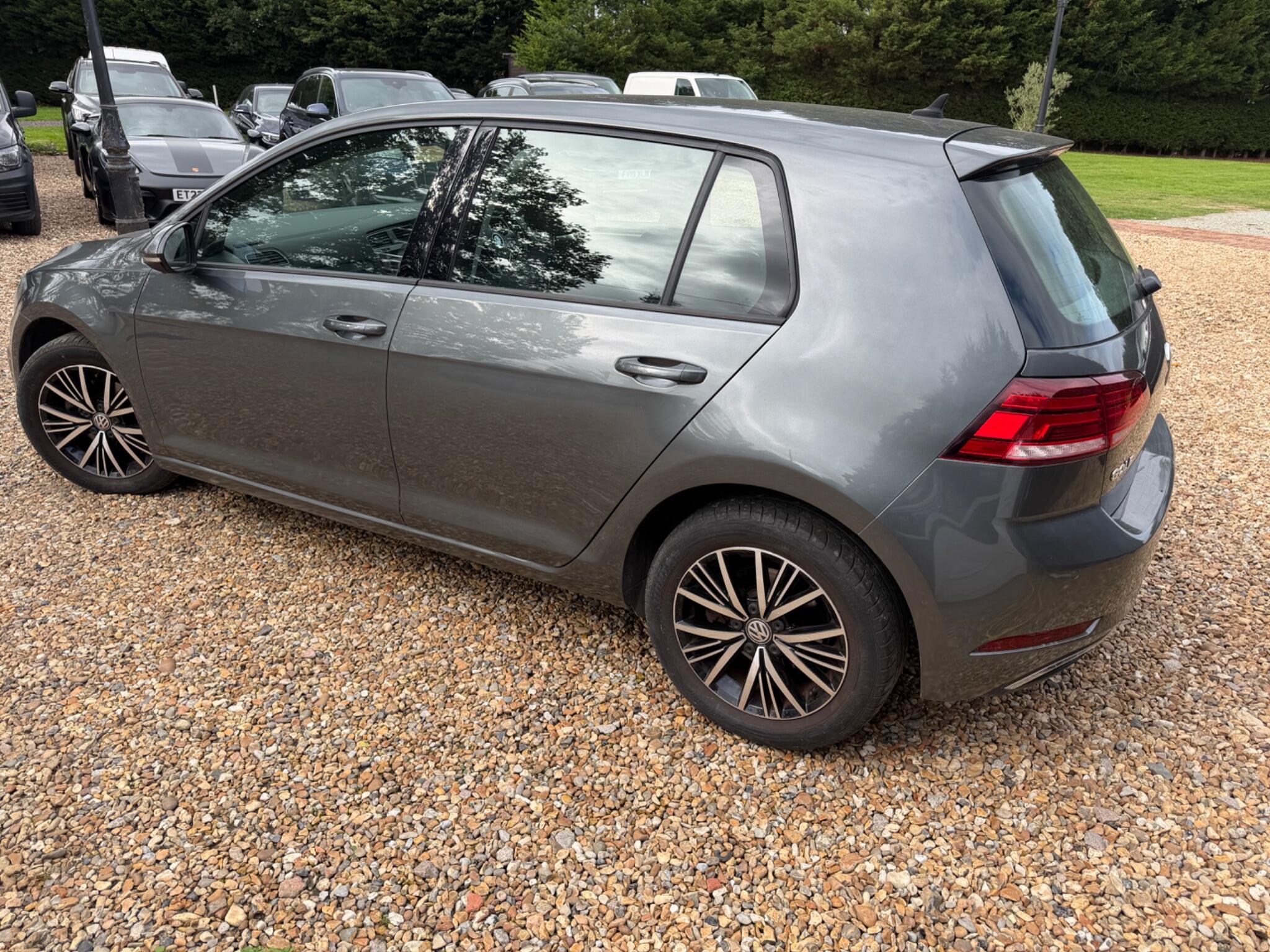 Volkswagen Golf view 3