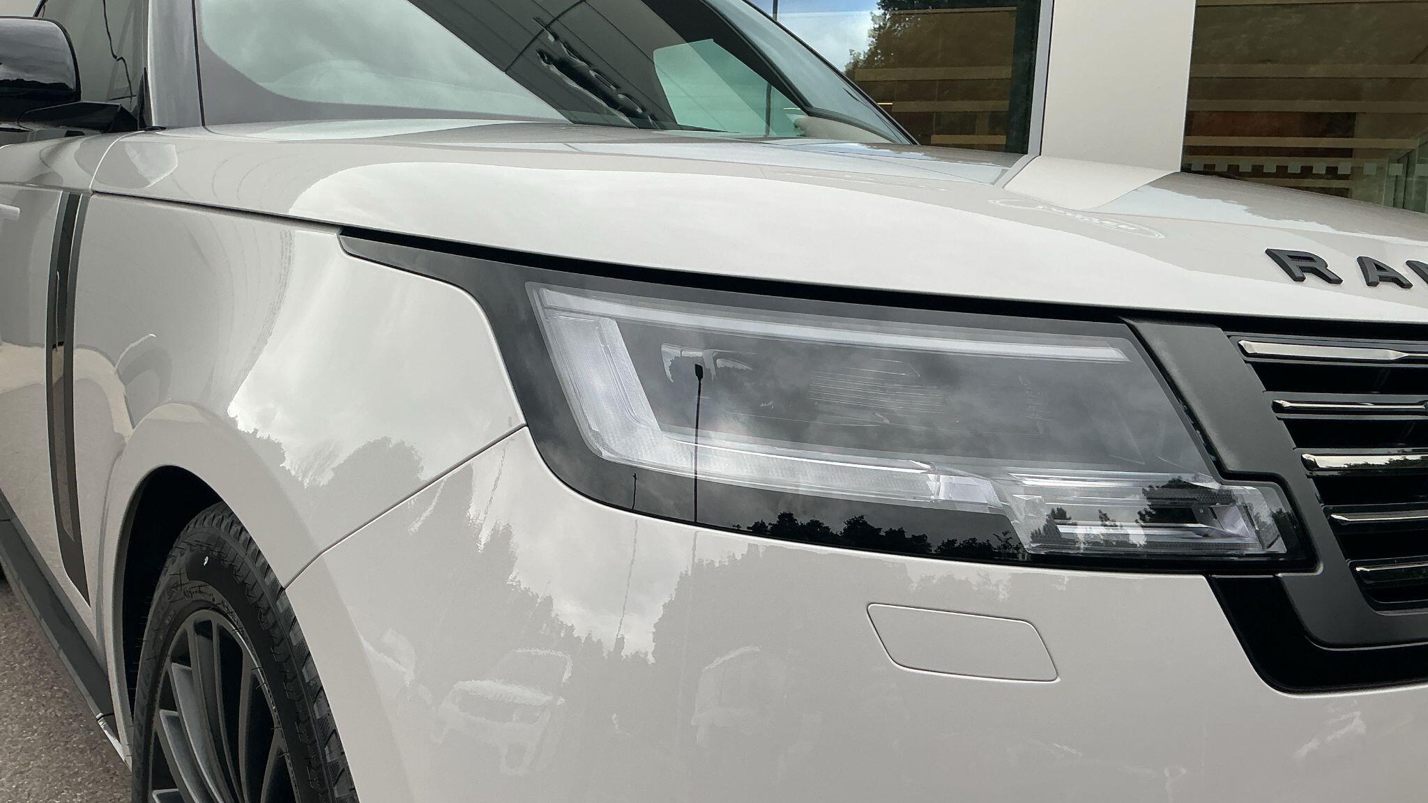 Land Rover Range Rover view 32
