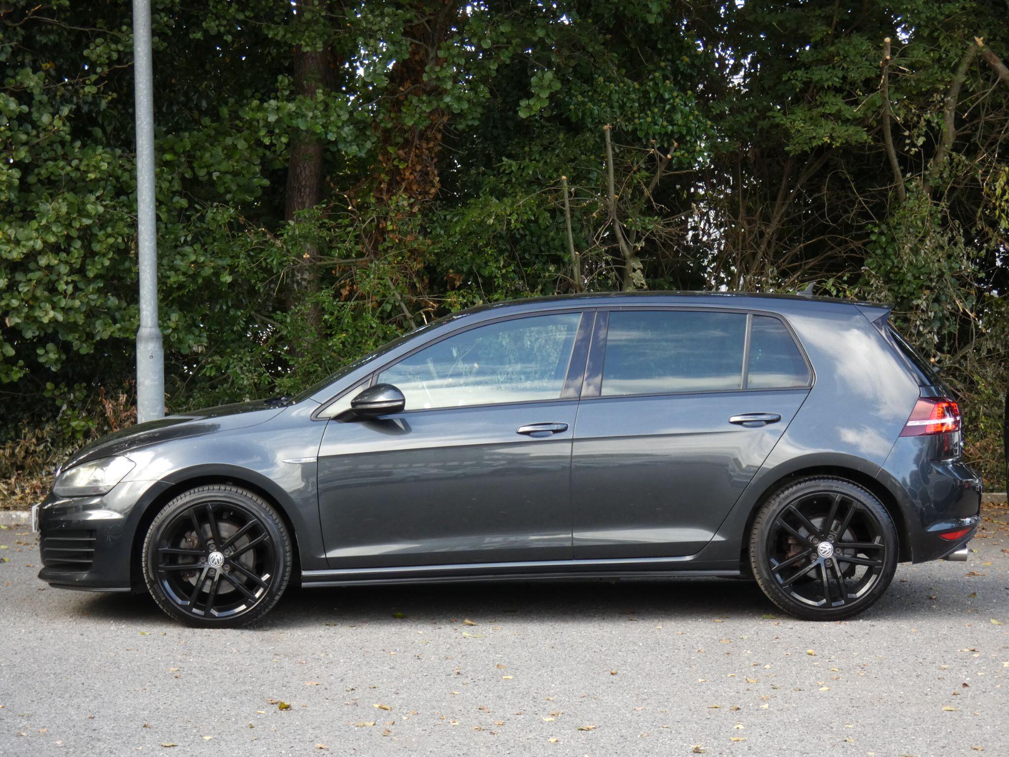 Volkswagen Golf view 11