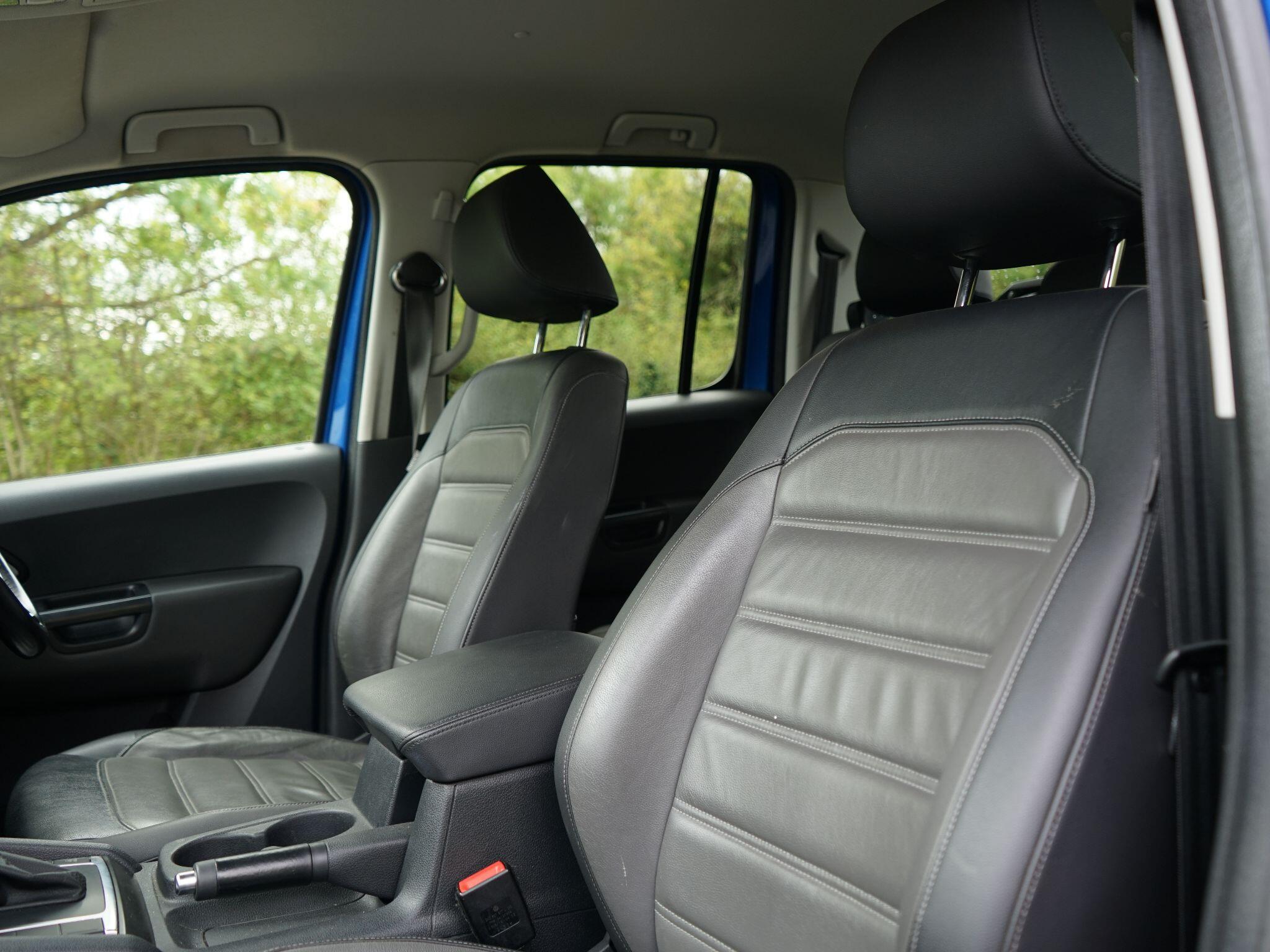 Volkswagen Amarok view 13