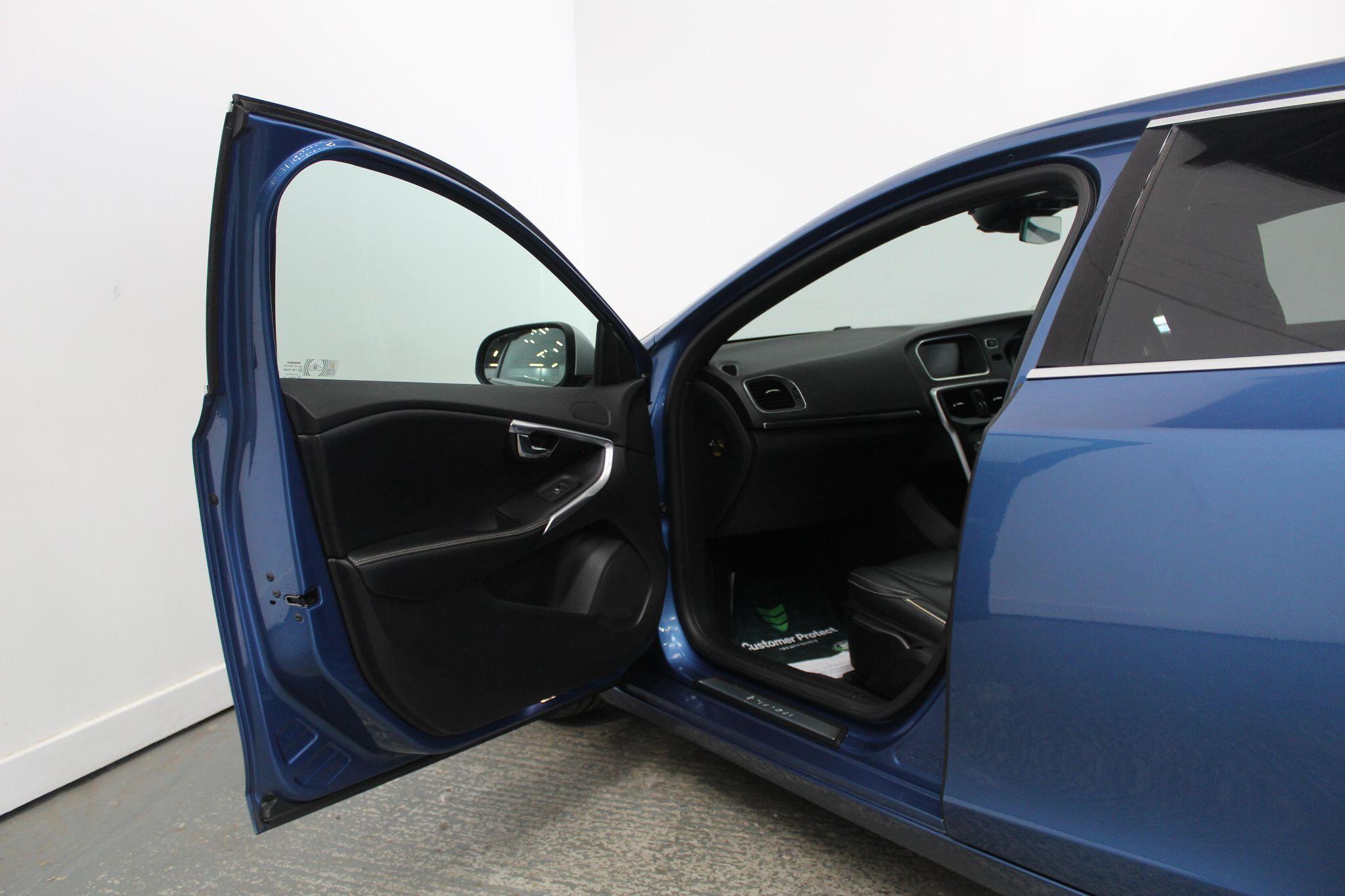 Volvo V40 view 27