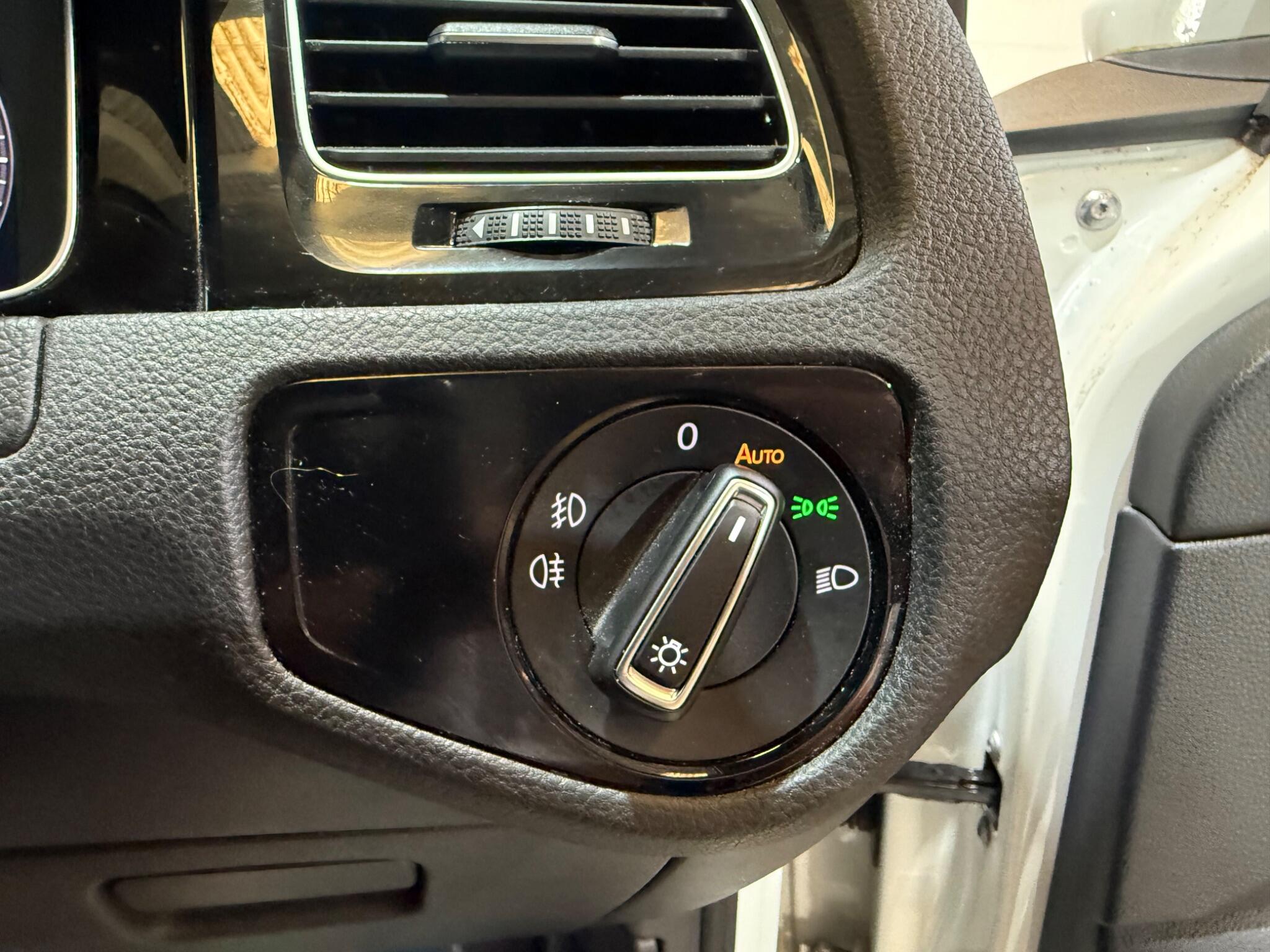 Volkswagen Golf view 35