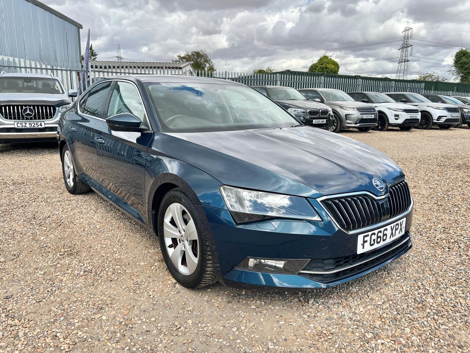 Skoda Superb view 12