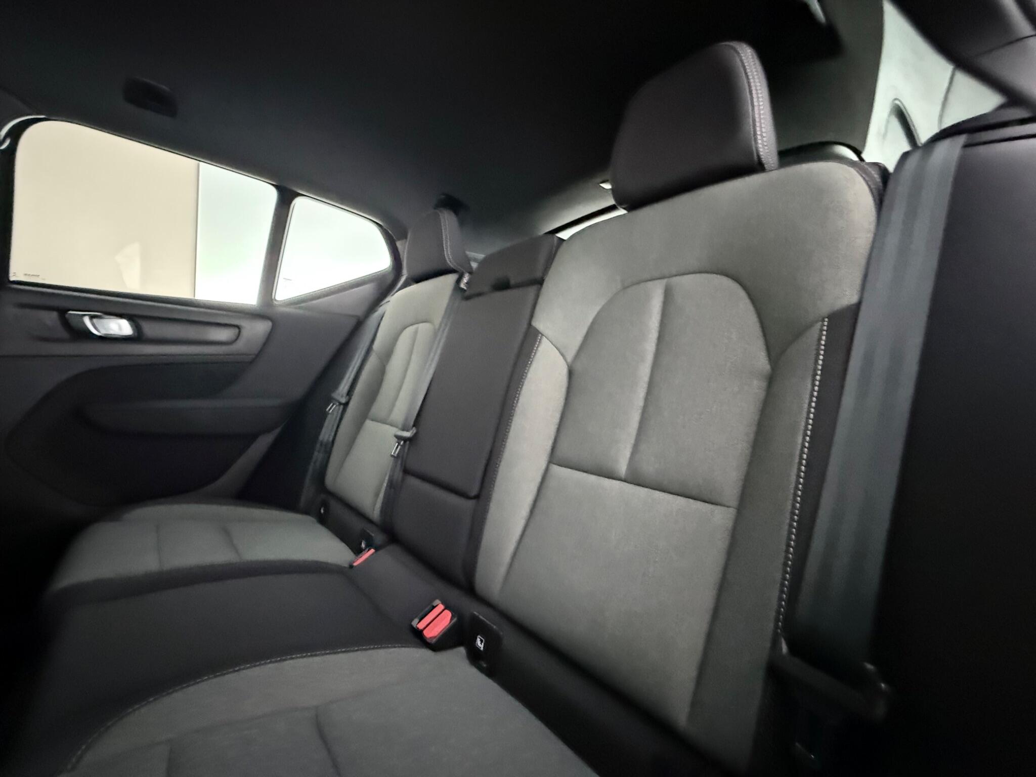 Volvo XC40 view 33