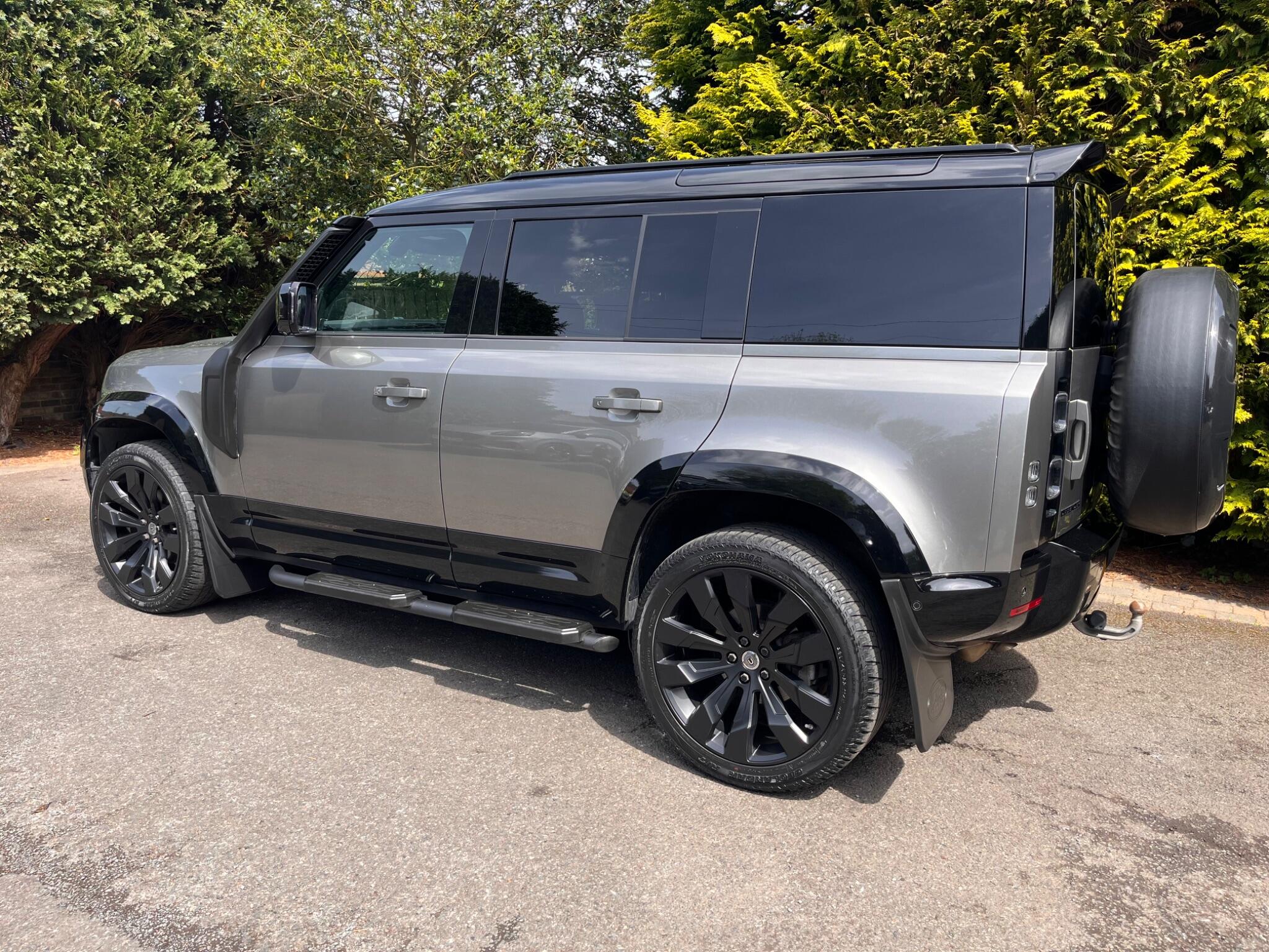 Land Rover Defender view 10